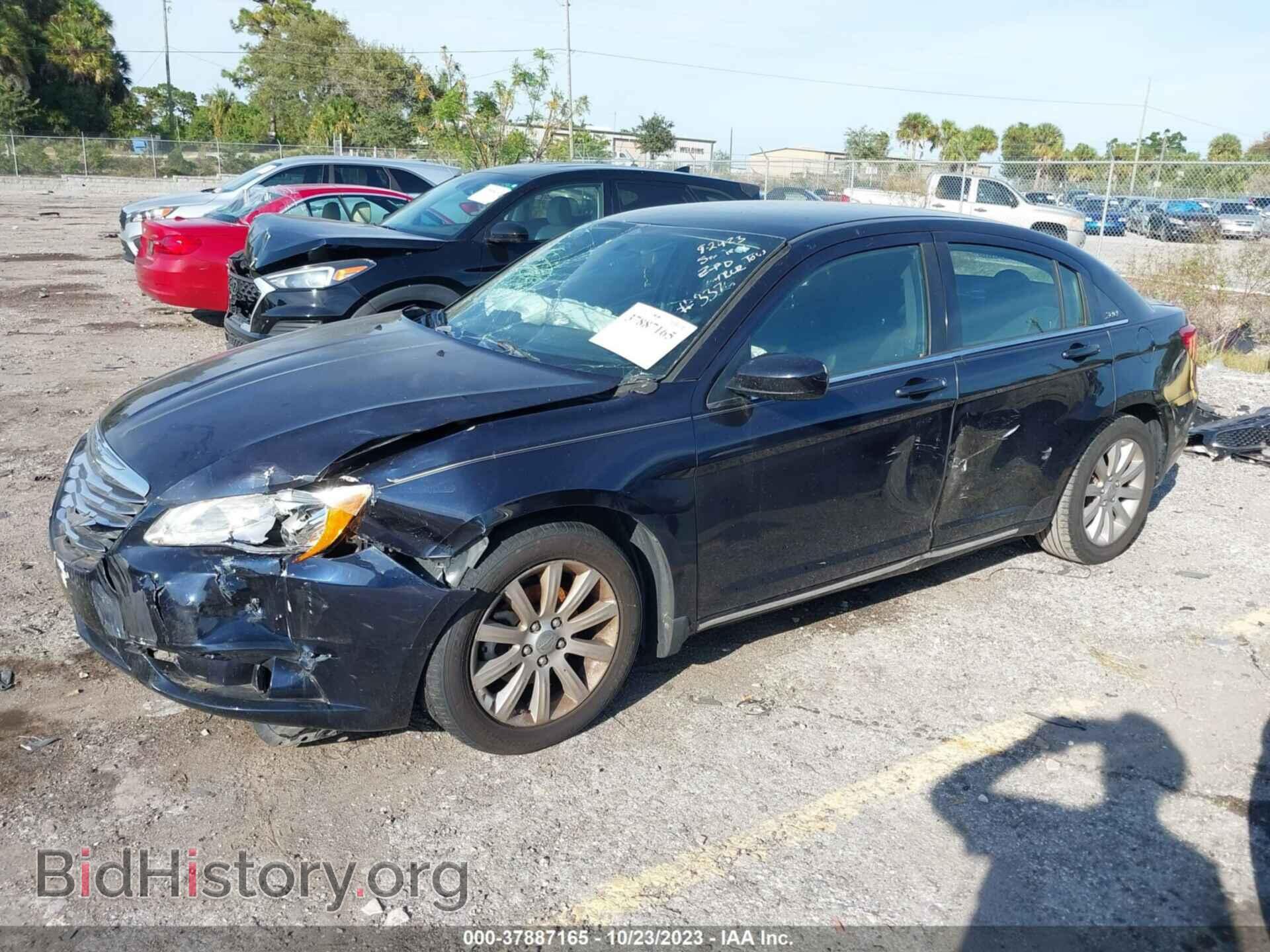 2011 CHRYSLER 200 - VIN: 1C3BC1FG2BN526795 - Photo 2