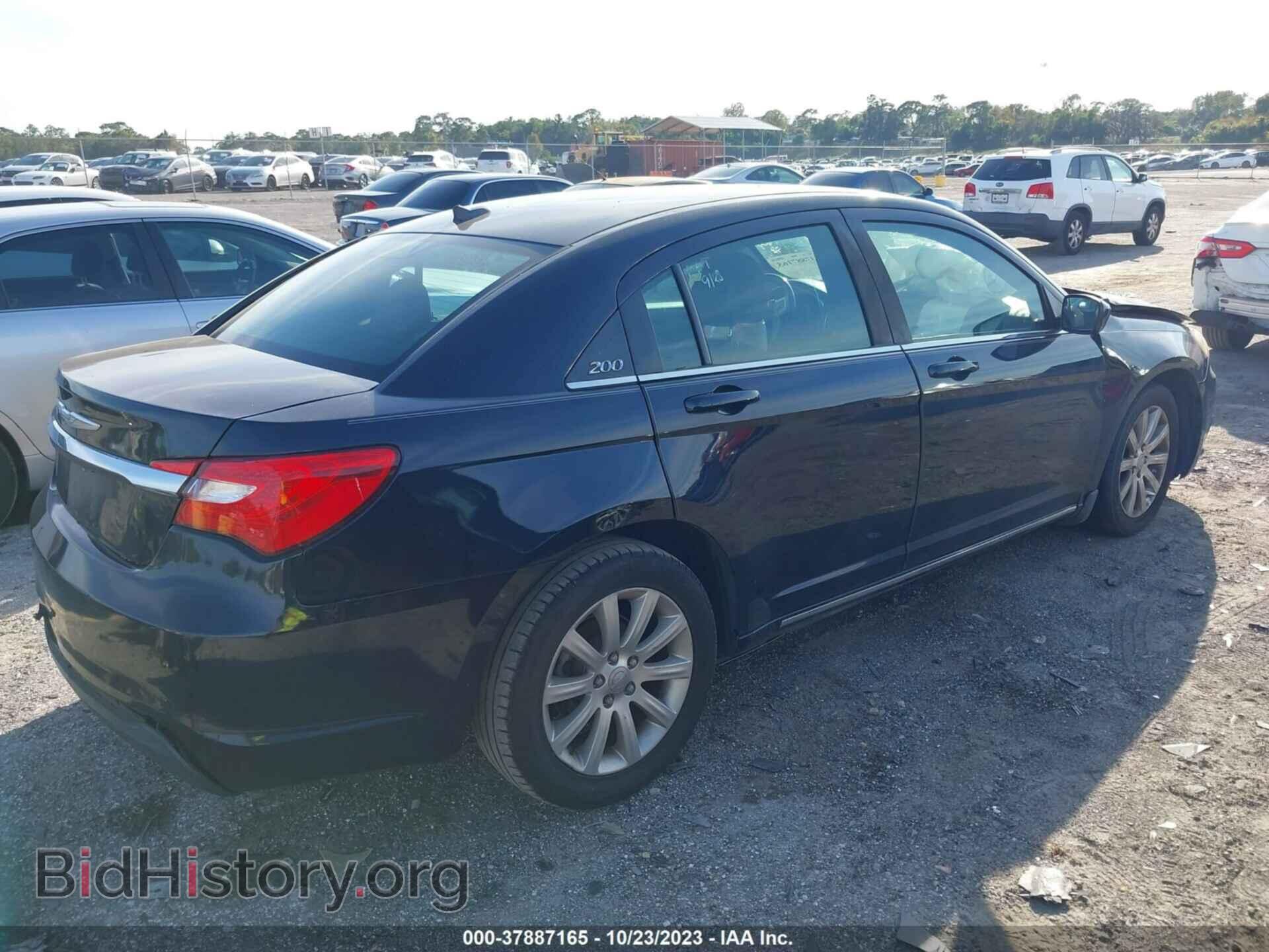 2011 CHRYSLER 200 - VIN: 1C3BC1FG2BN526795 - Photo 4