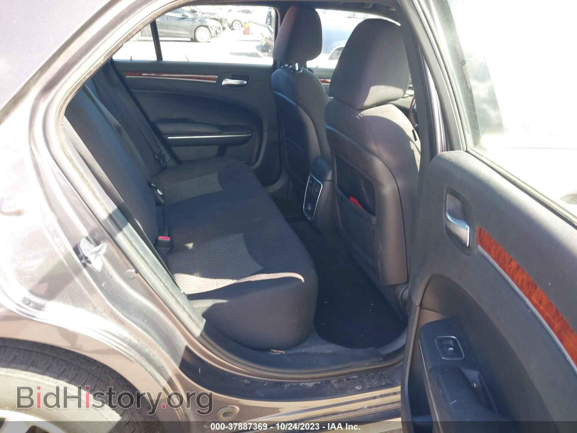 2014 CHRYSLER 300 - VIN: 2C3CCAAG0EH376100 - Фото 8