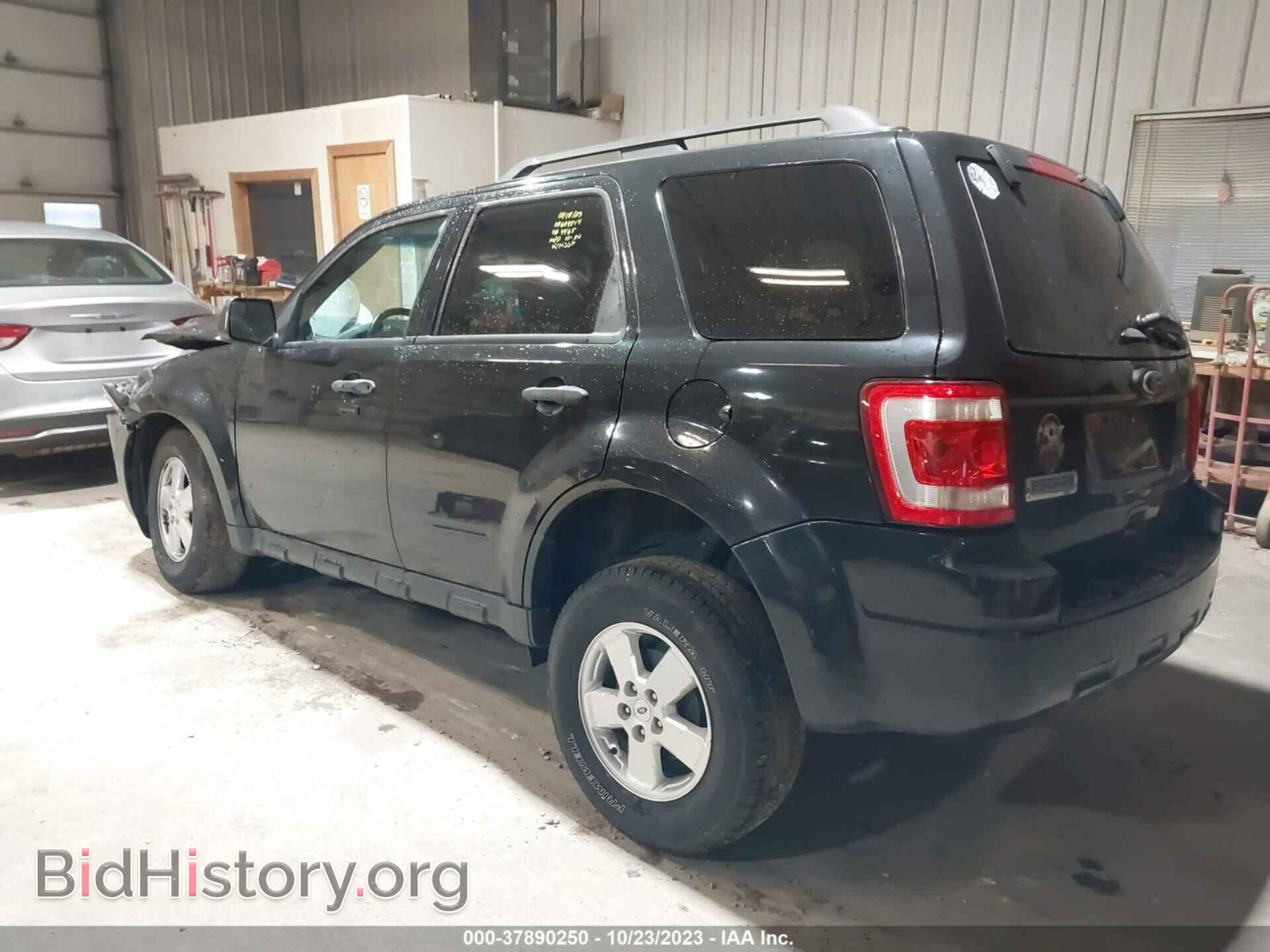 2011 FORD ESCAPE - VIN: 1FMCU0D74BKB14465 - Фото 3