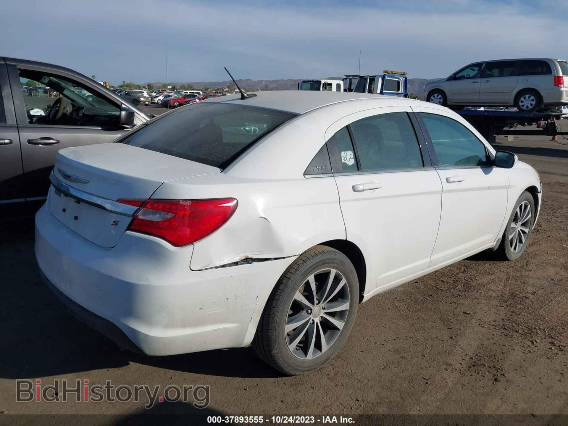 2013 CHRYSLER 200 - VIN: 1C3CCBCG1DN676379 - Фото 4