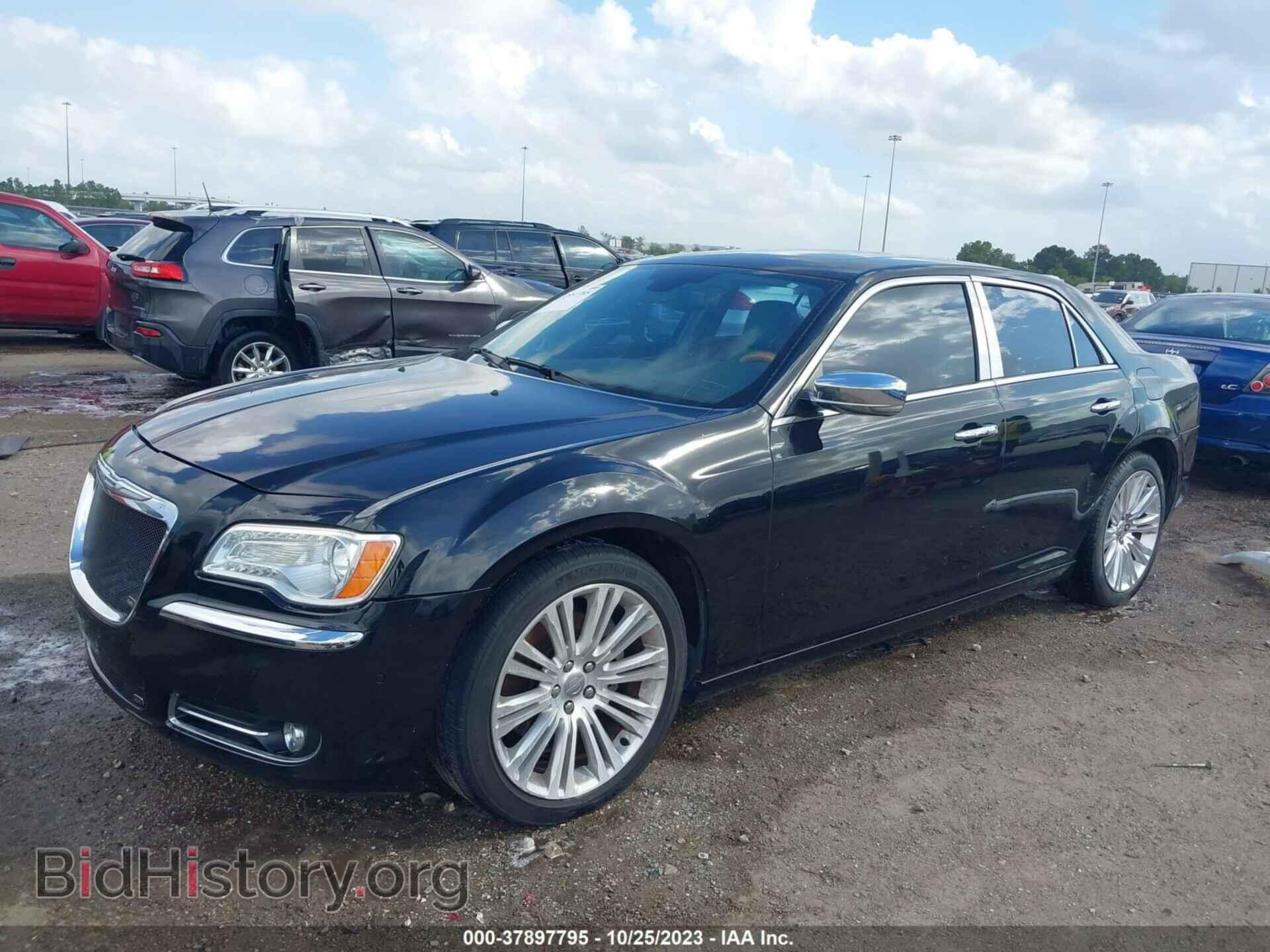 2013 CHRYSLER 300 - VIN: 2C3CCAET6DH515197 - Фото 2
