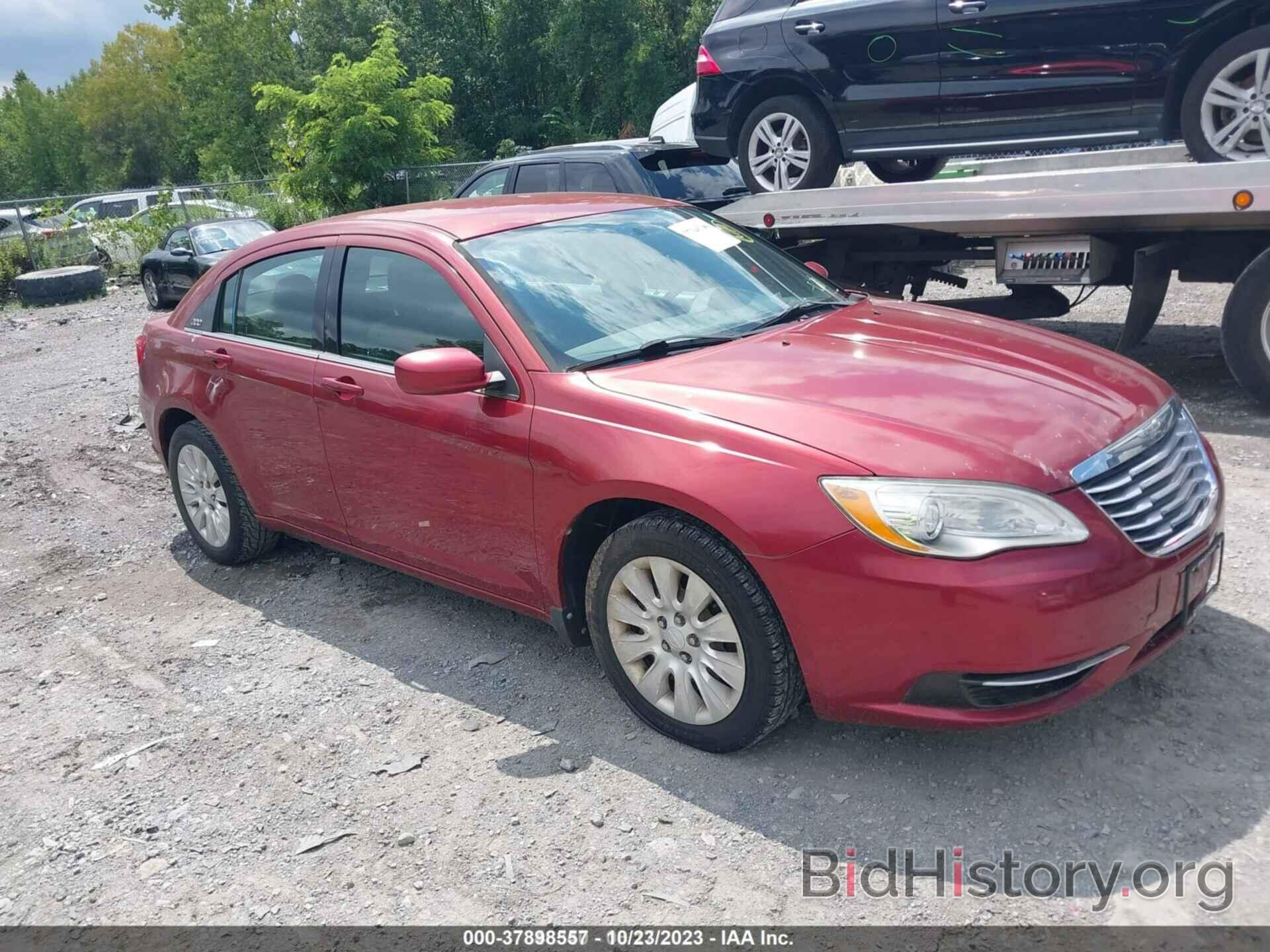 Photo 1C3BC4FB3BN593105 - CHRYSLER 200 2011