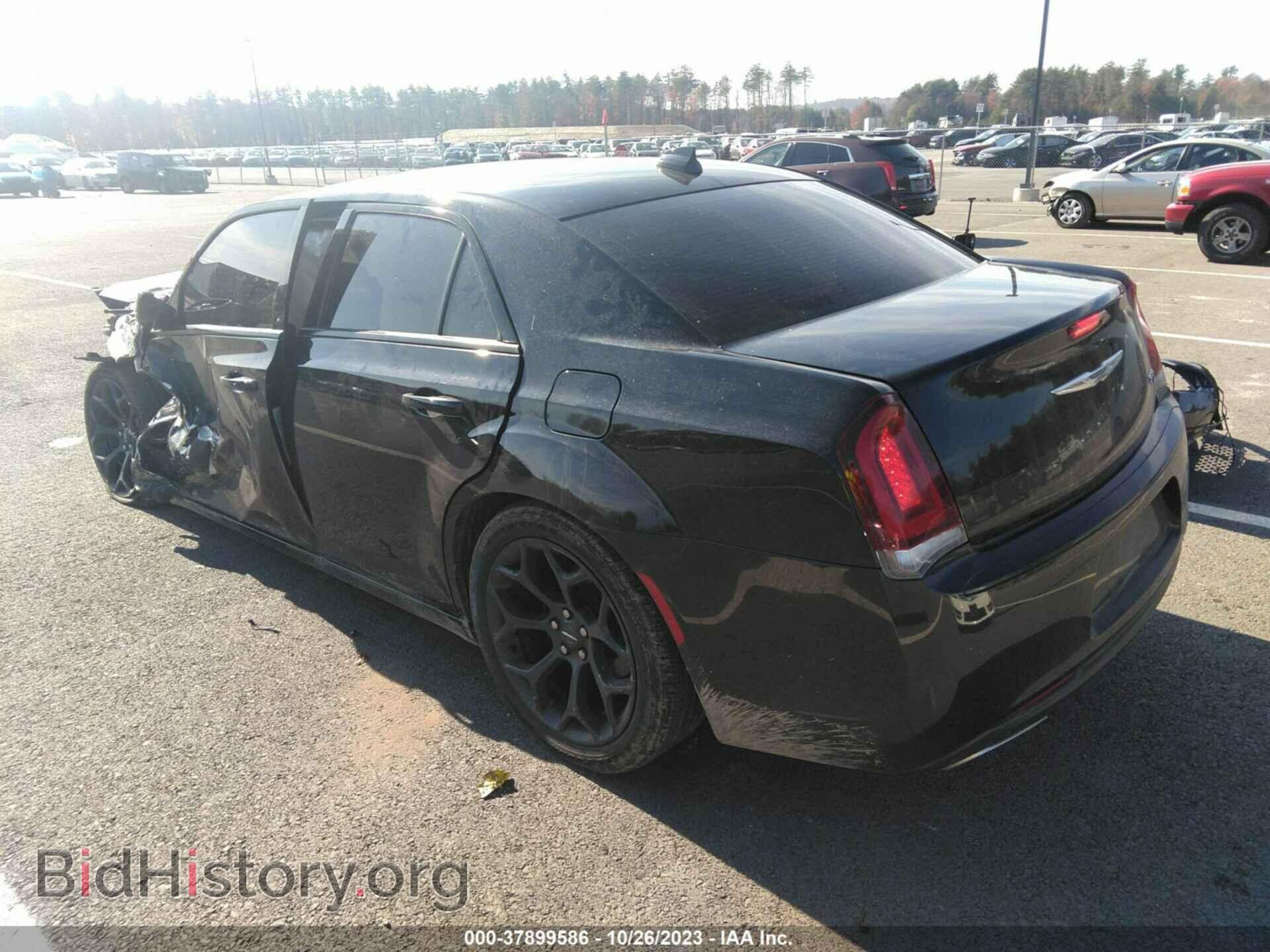 2019 CHRYSLER 300 - VIN: 2C3CCABG0KH697502 - Фото 3
