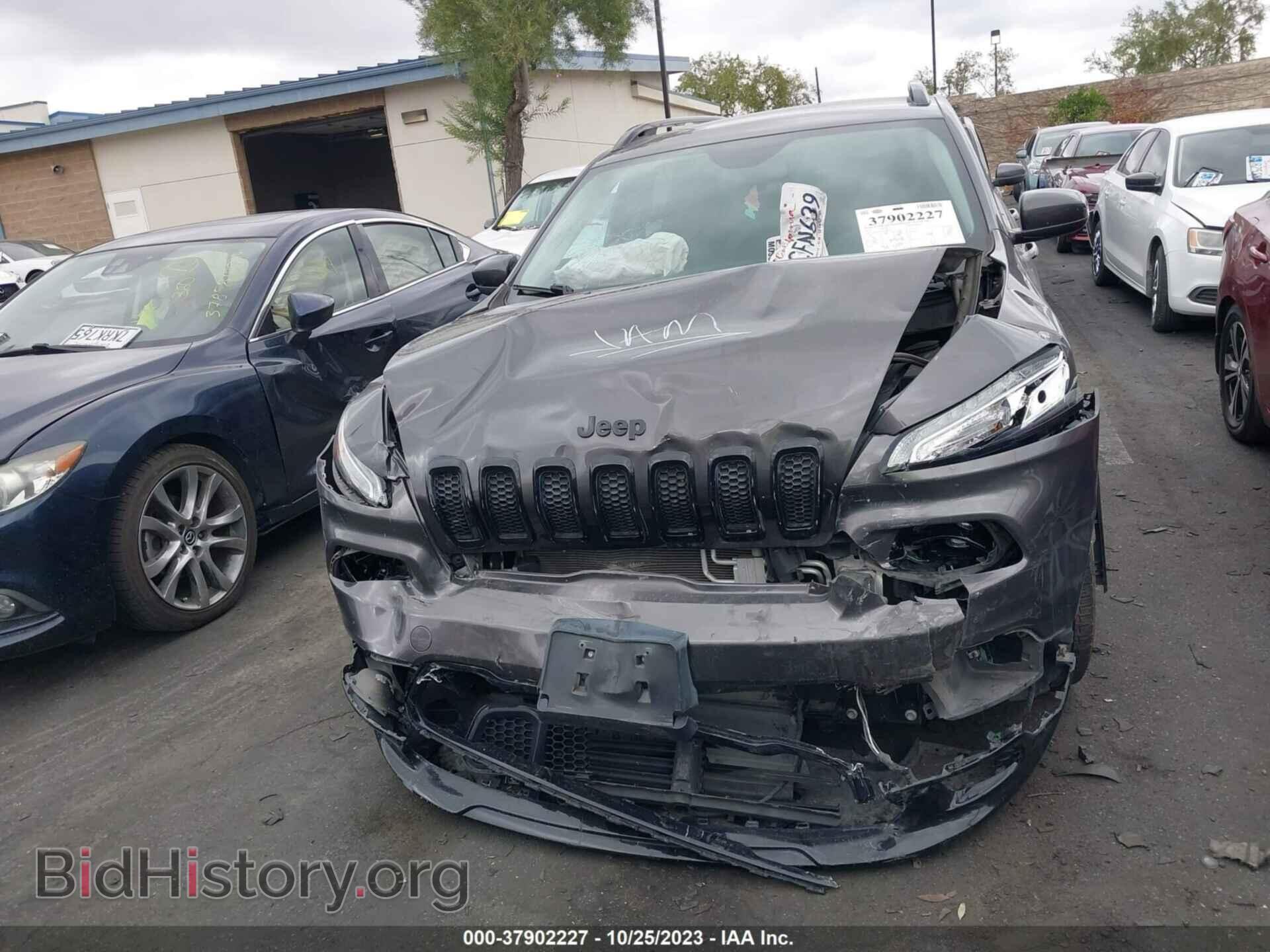 2018 JEEP CHEROKEE - VIN: 1C4PJLCB4JD588036 - Фото 12