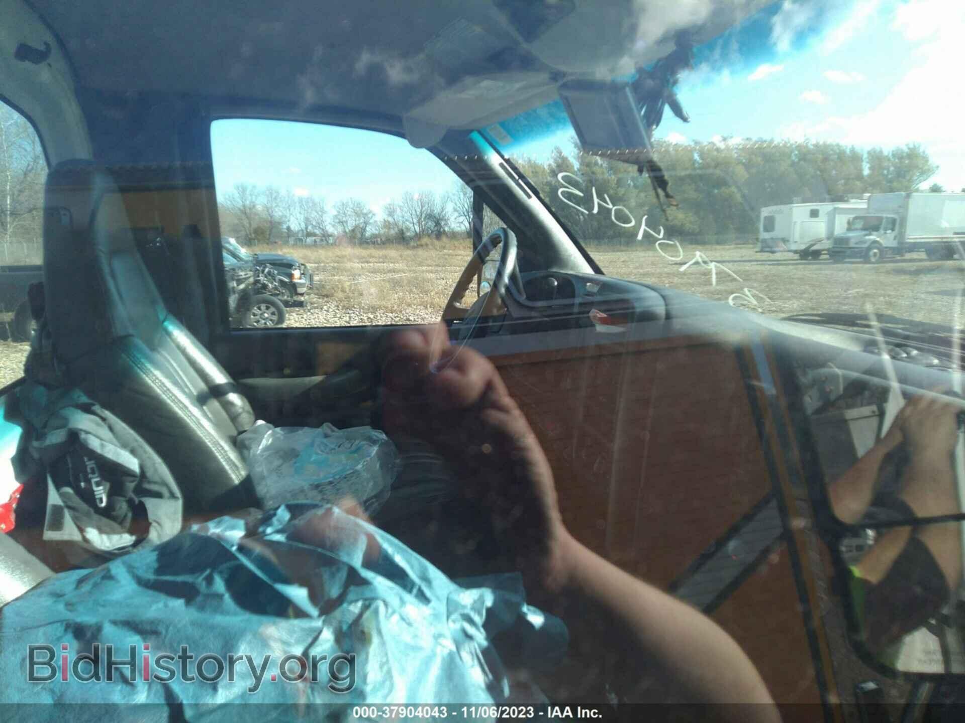 2009 GMC C5500 - VIN: 1GDE5C1919F405134 - Photo 5