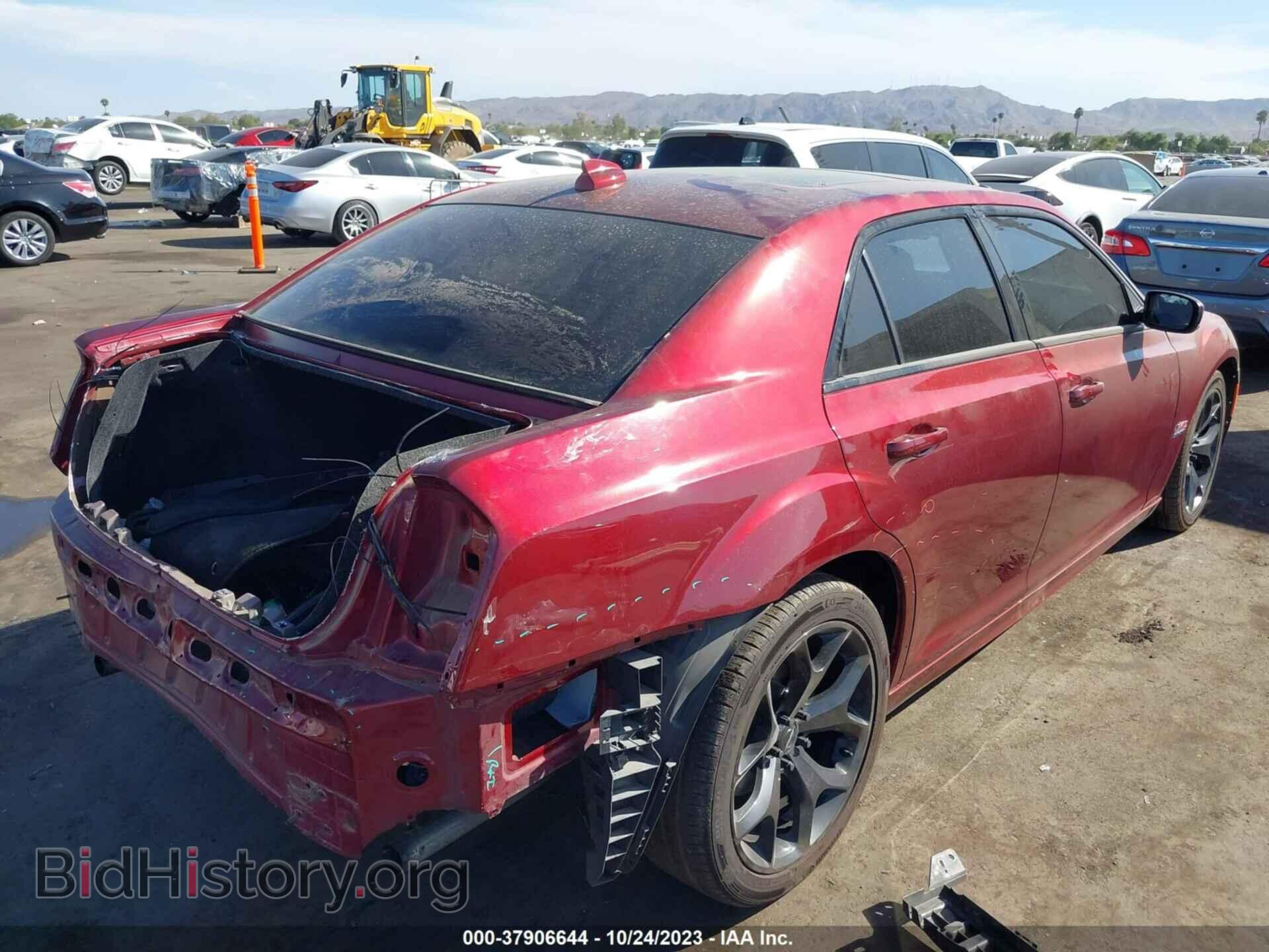 2019 CHRYSLER 300 - VIN: 2C3CCABT3KH722972 - Фото 4