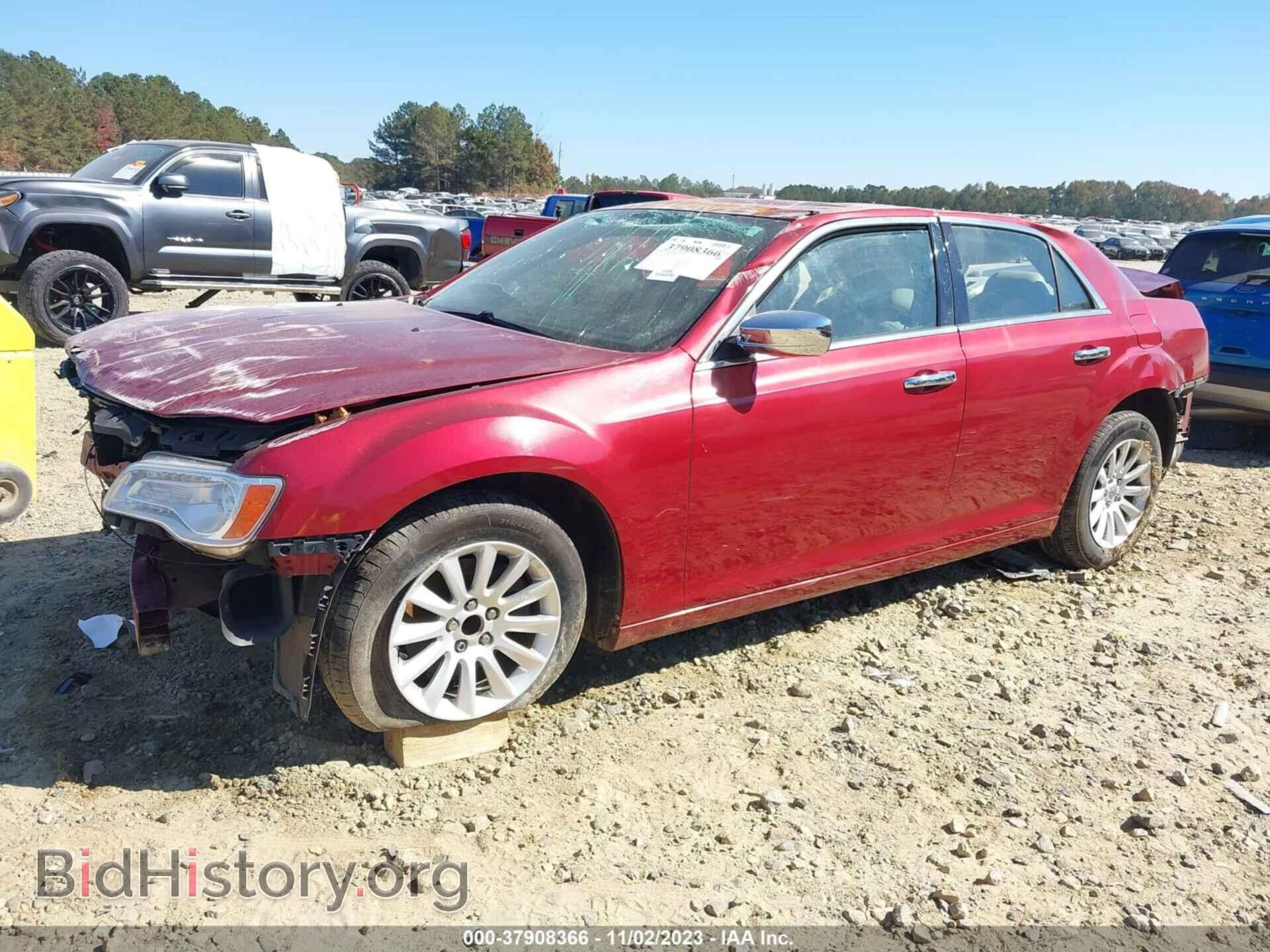 2013 CHRYSLER 300 - VIN: 2C3CCAAG4DH697524 - Фото 2