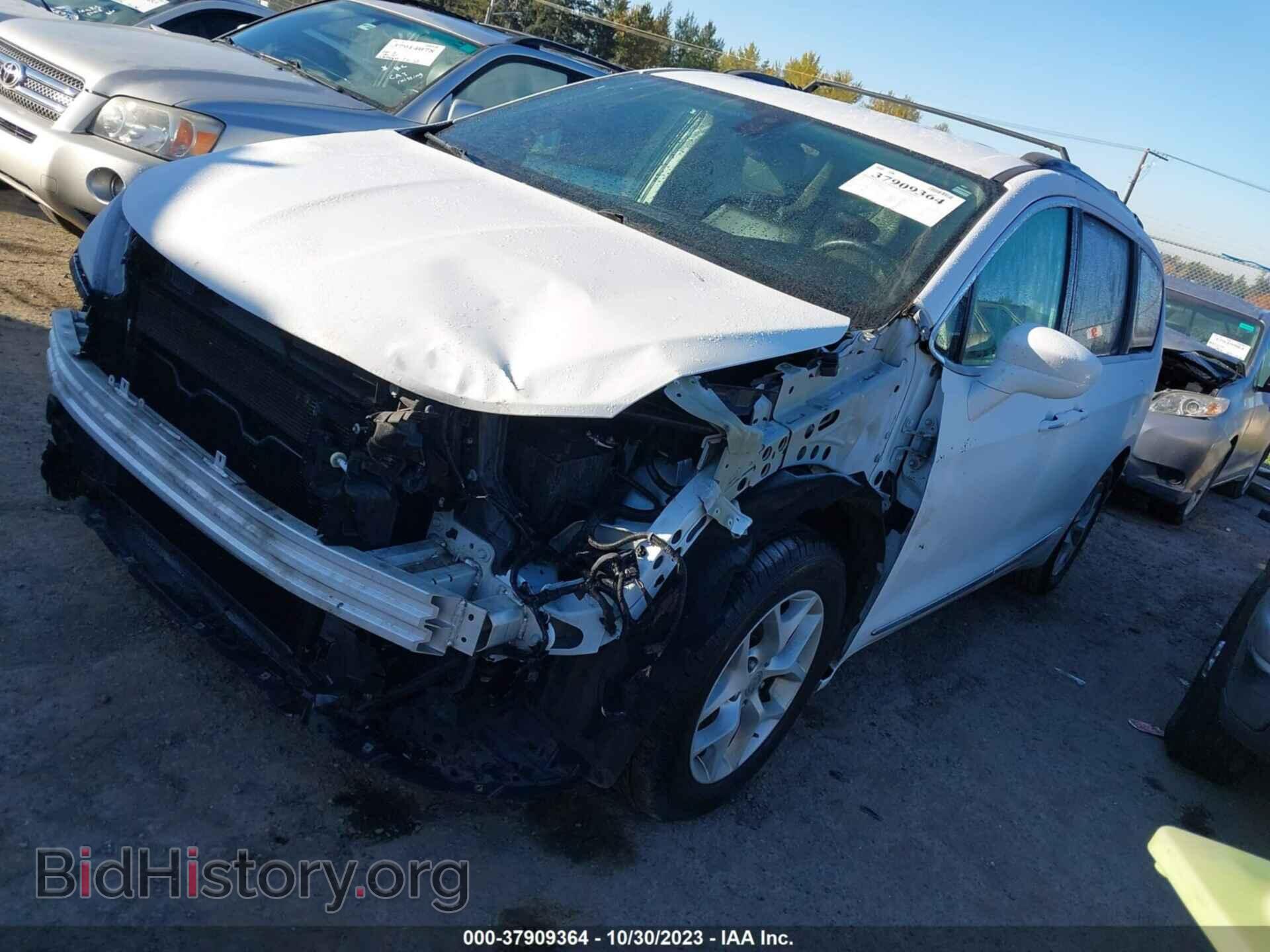 2017 CHRYSLER PACIFICA - VIN: 2C4RC1BG7HR668393 - Photo 2