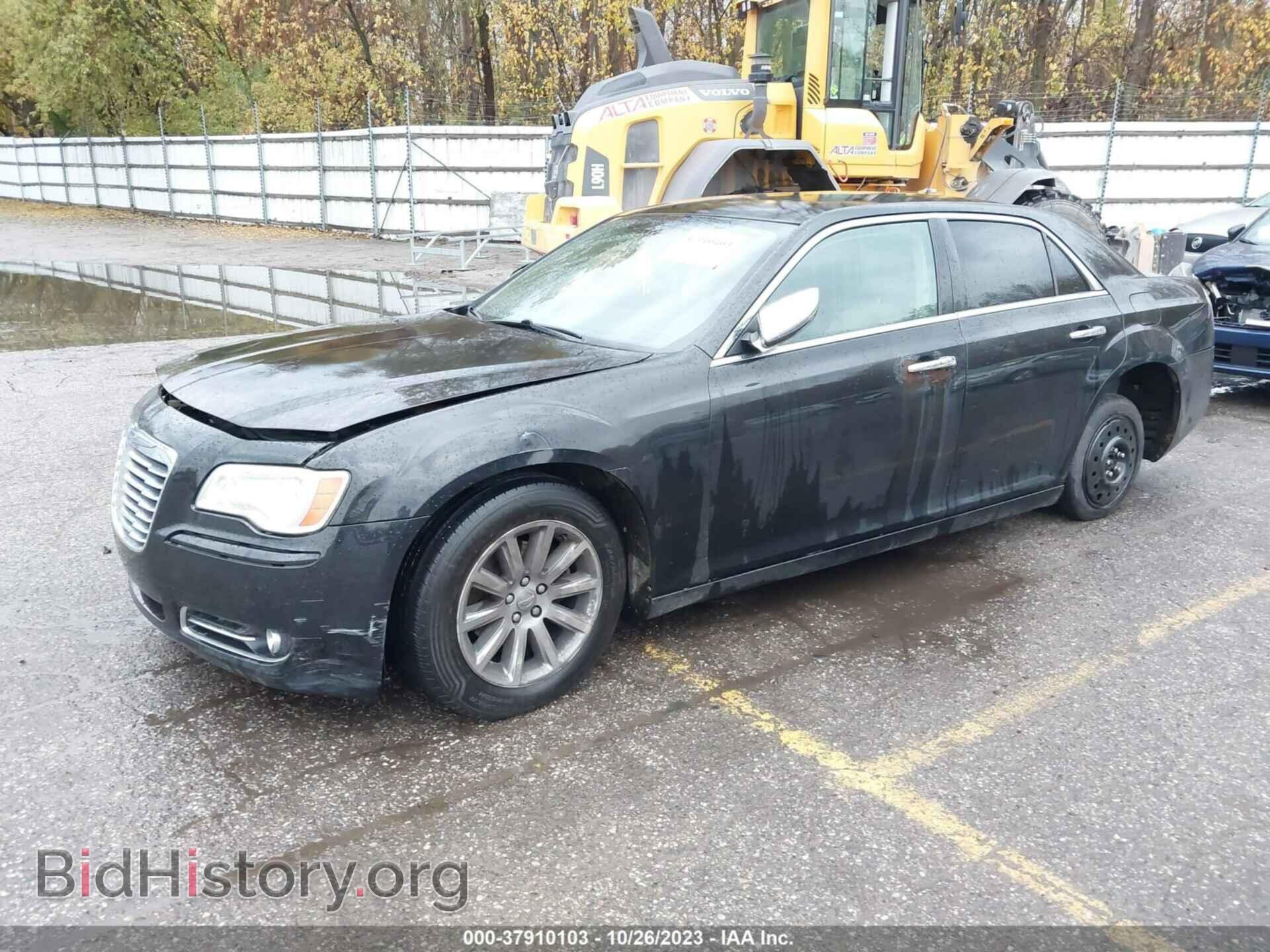 2011 CHRYSLER 300 - VIN: 2C3CA5CG0BH568865 - Фото 2