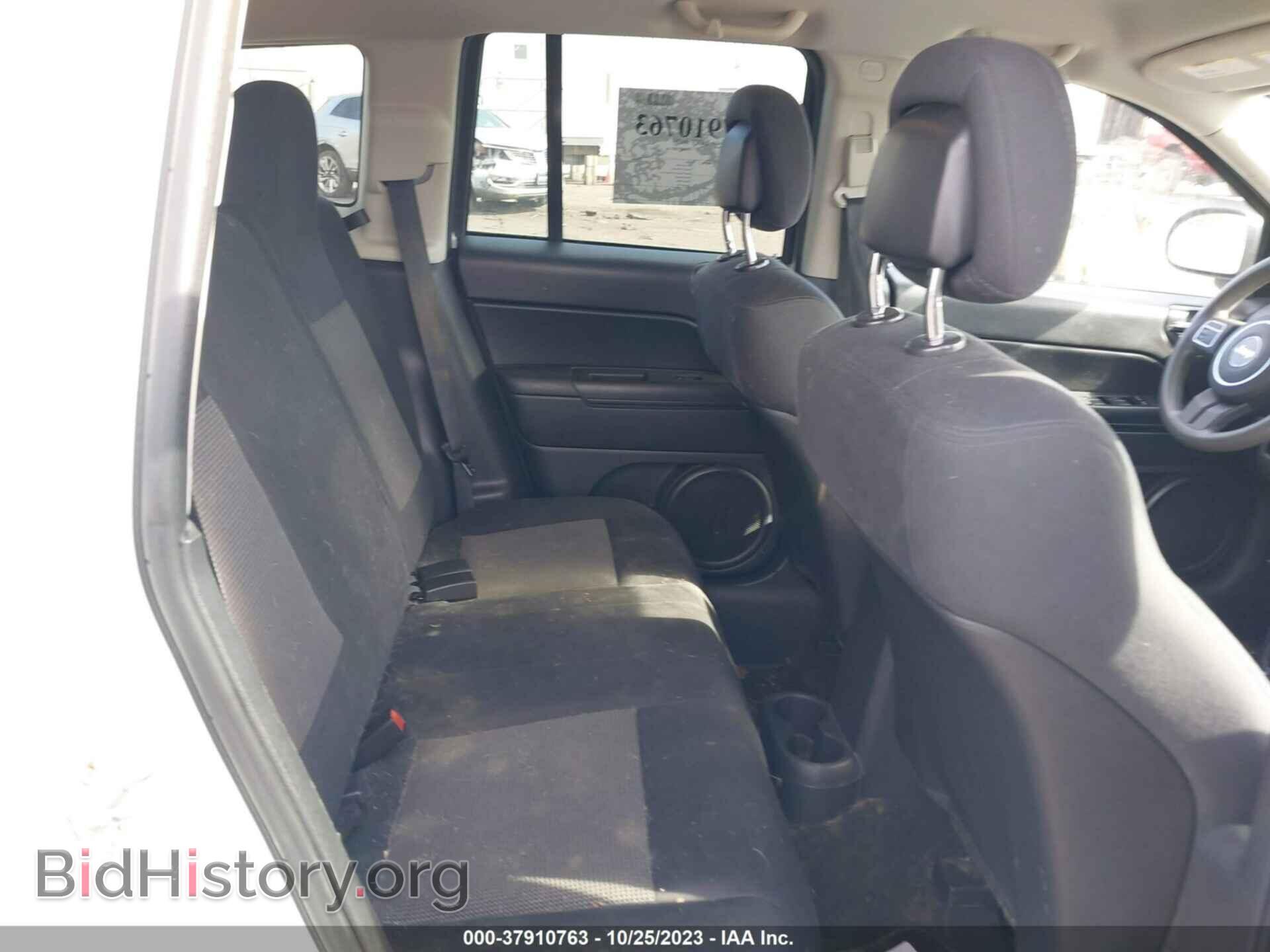 2012 JEEP COMPASS - VIN: 1C4NJDBB5CD593277 - Photo 8