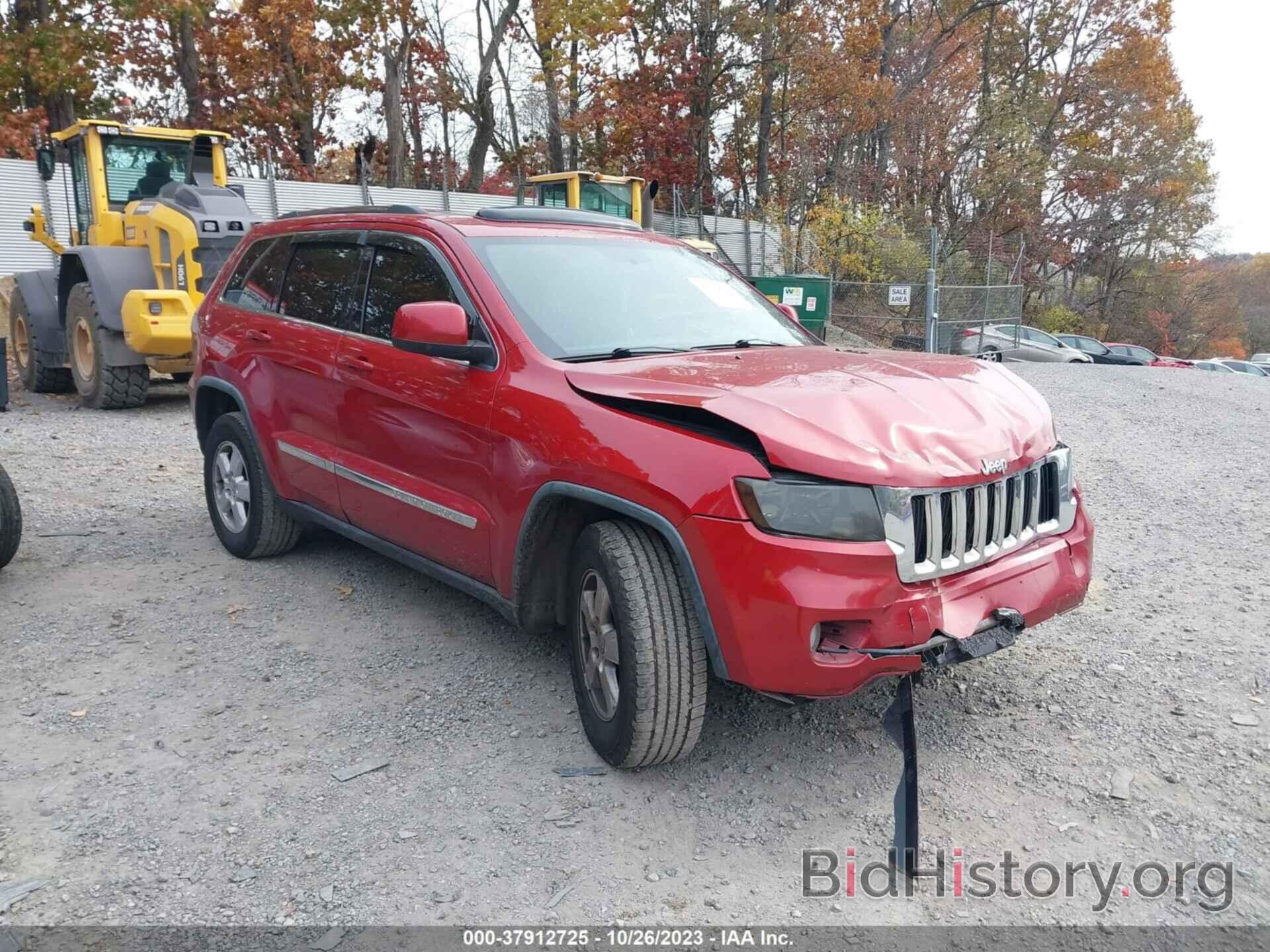 Photo 1J4RR4GGXBC520032 - JEEP GRAND CHEROKEE 2011