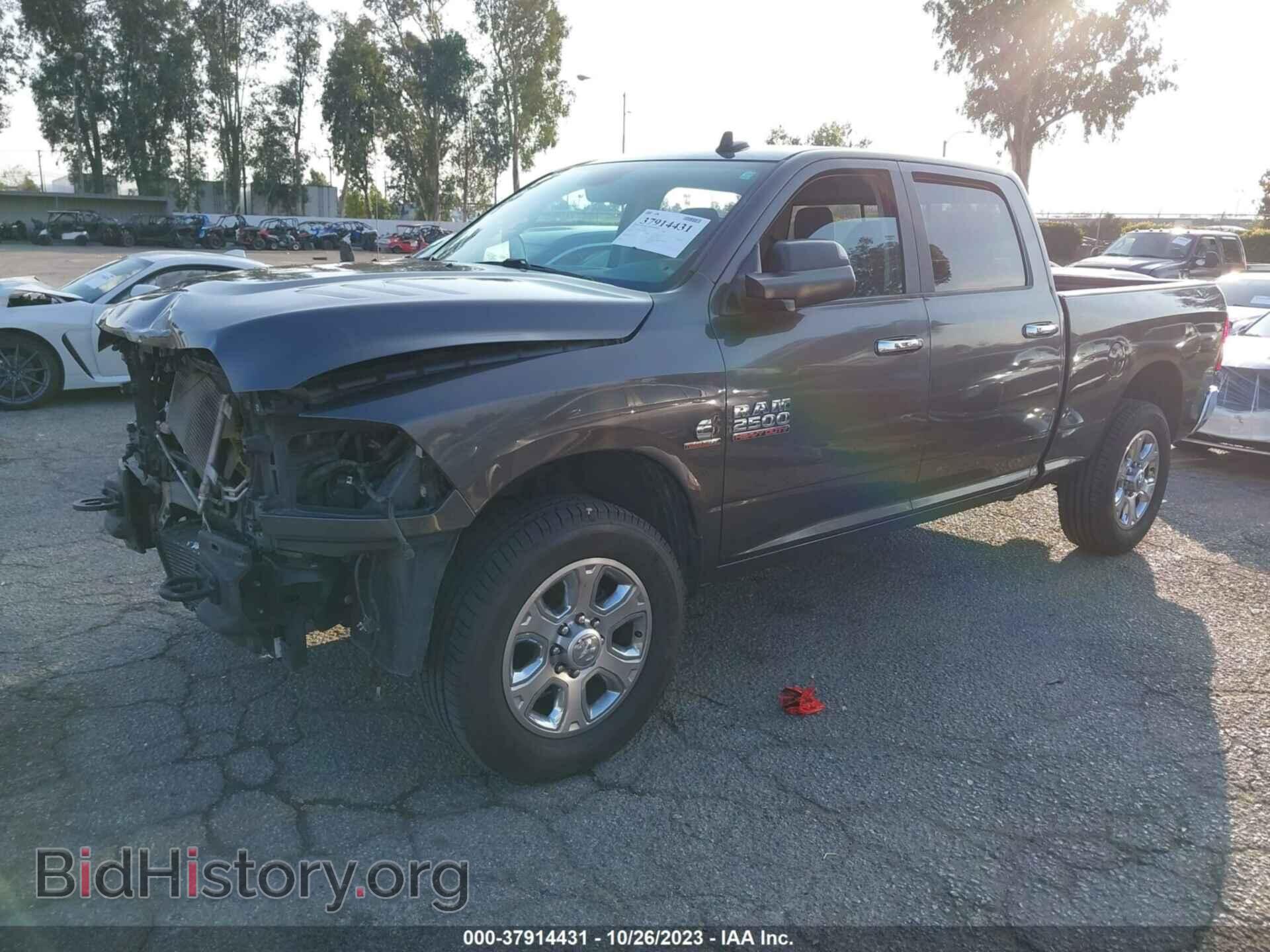 2017 RAM 2500 - VIN: 3C6UR4DL2HG567859 - Фото 2