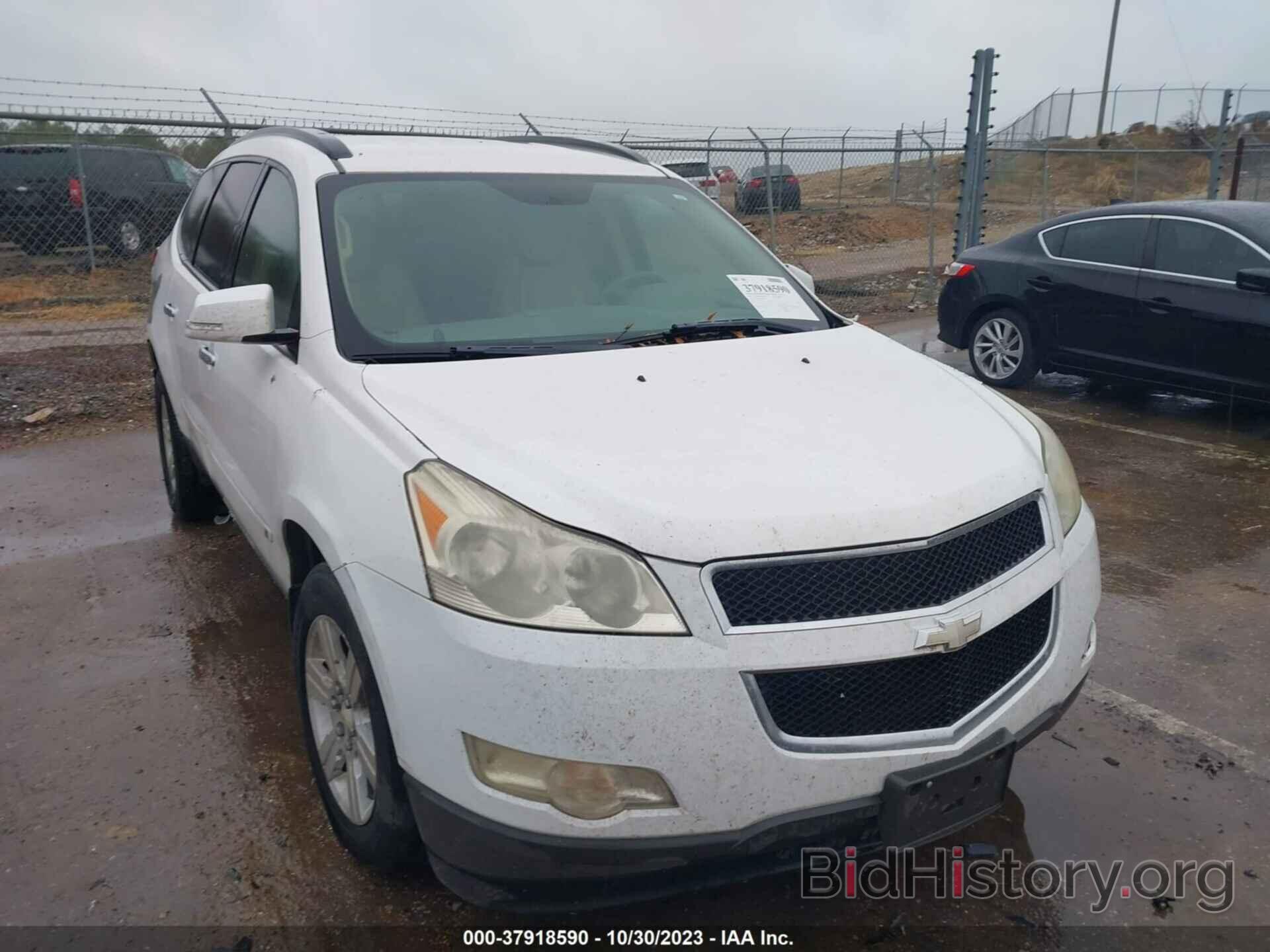 Photo 1GNLRGED8AS104482 - CHEVROLET TRAVERSE 2010