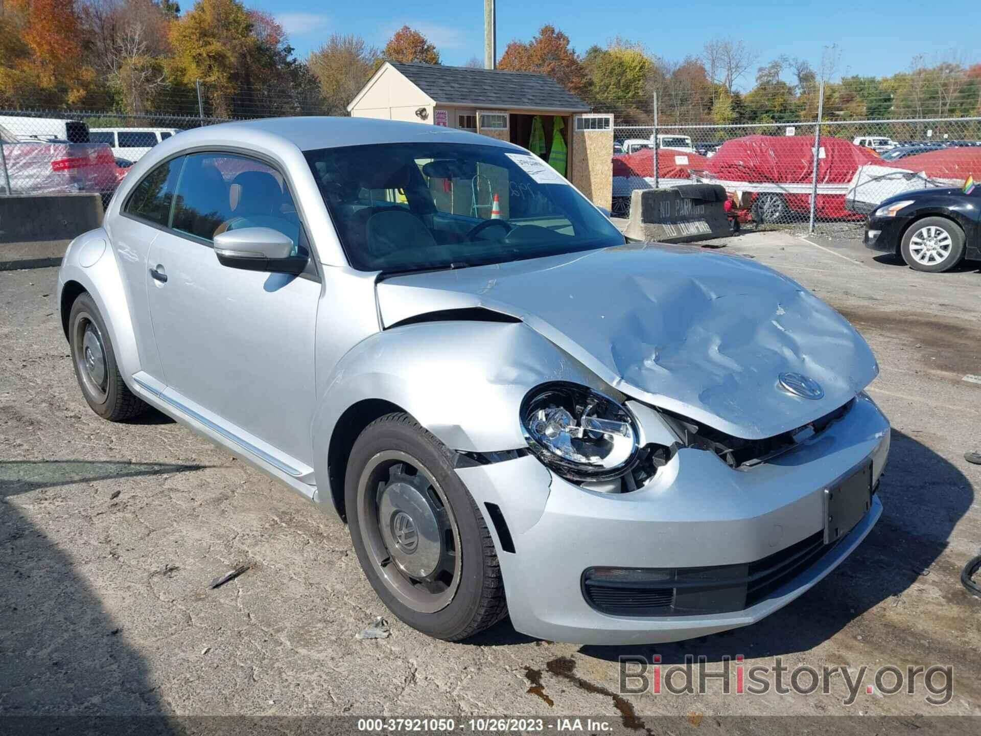 Photo 3VWF17AT9FM607879 - VOLKSWAGEN BEETLE COUPE 2015