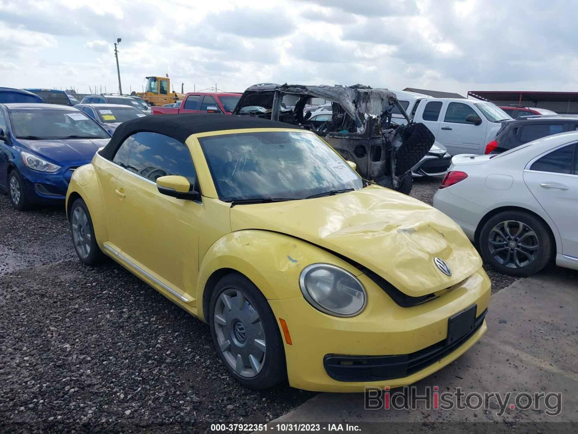 Photo 3VW5X7AT1DM829436 - VOLKSWAGEN BEETLE CONVERTIBLE 2013