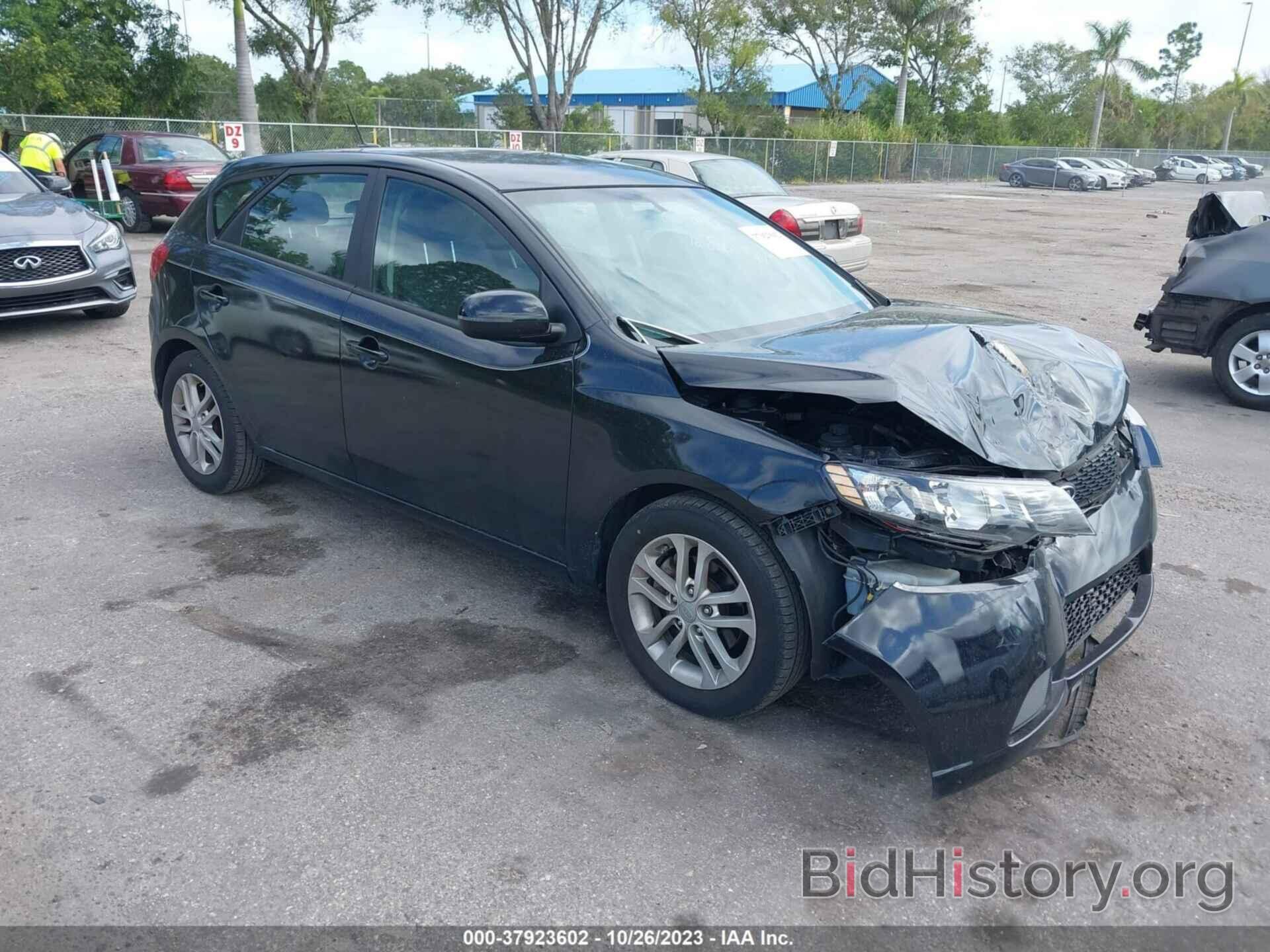 Photo KNAFU5A20B5328761 - KIA FORTE 5-DOOR 2011