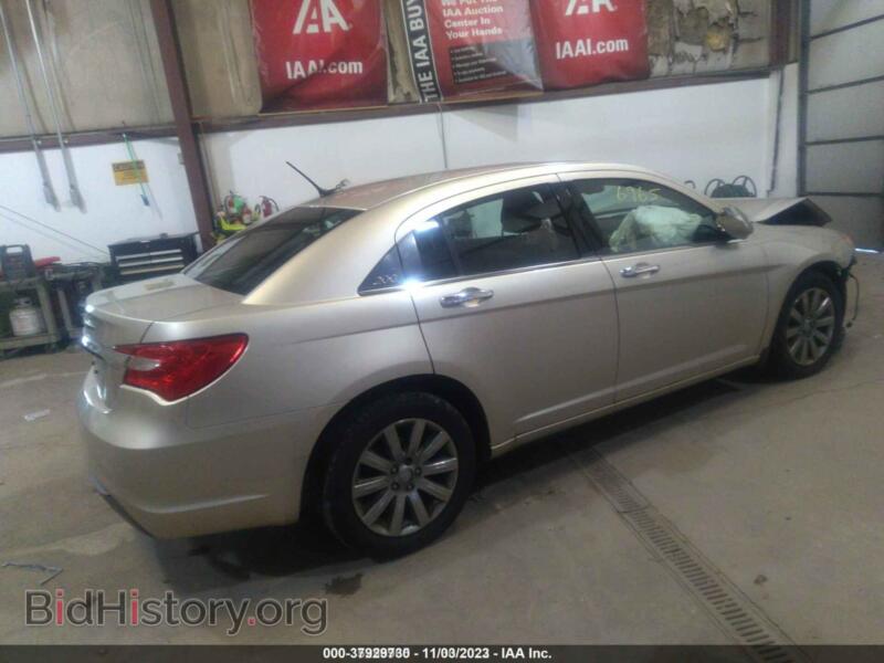 2013 Chrysler 200 (VIN 1C3CCBCG8DN595282) — photo 4 of 11
