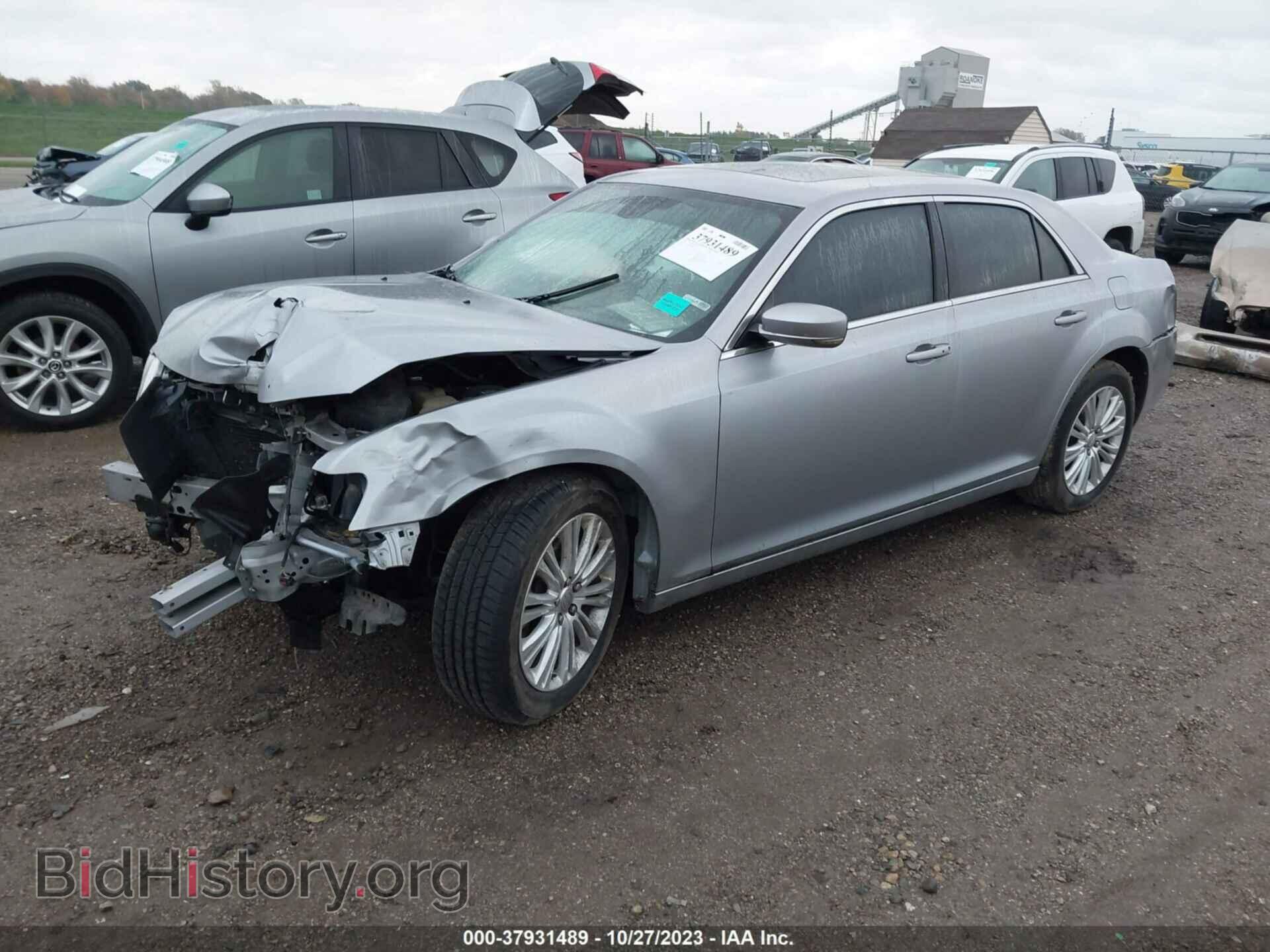 2014 CHRYSLER 300 - VIN: 2C3CCARG0EH203052 - Photo 2