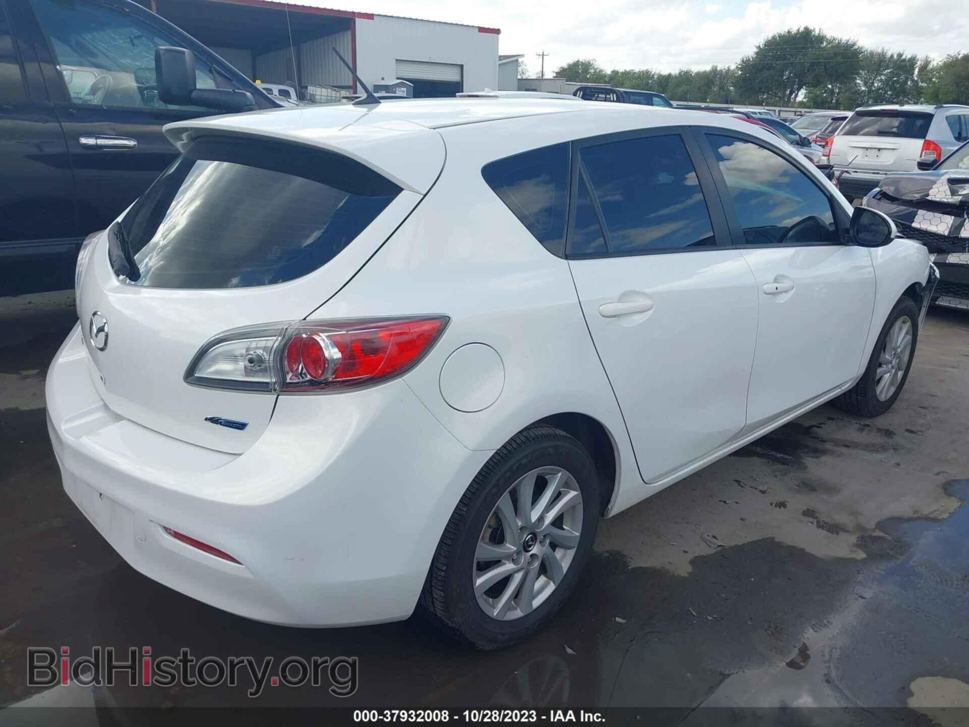 2013 MAZDA MAZDA3 - VIN: JM1BL1L71D1841243 - Фото 4