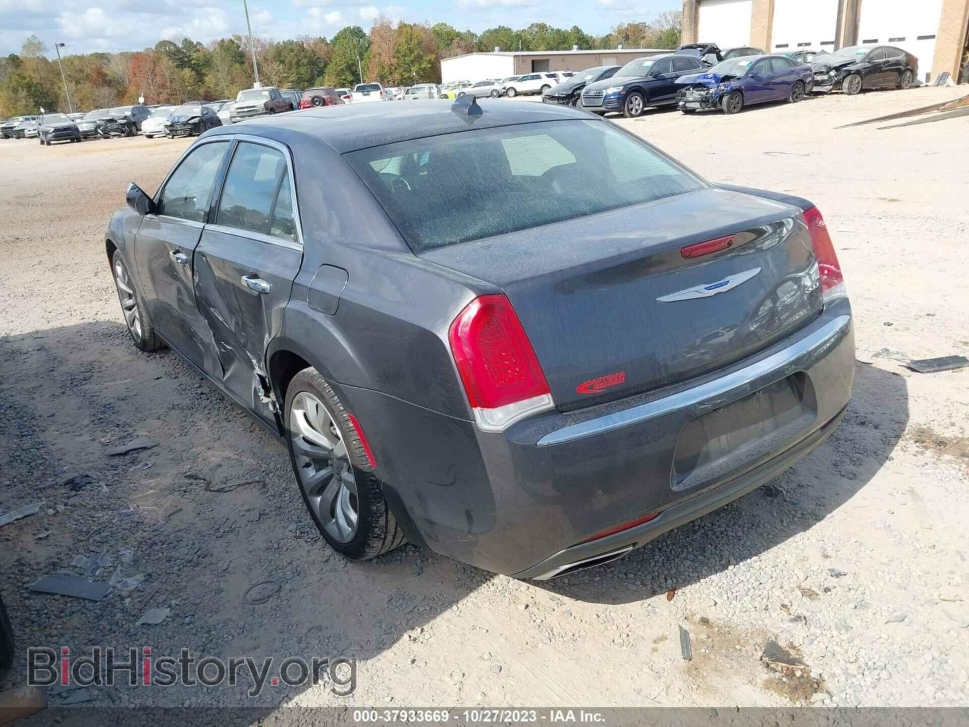 2019 CHRYSLER 300 - VIN: 2C3CCAEG7KH559967 - Фото 3