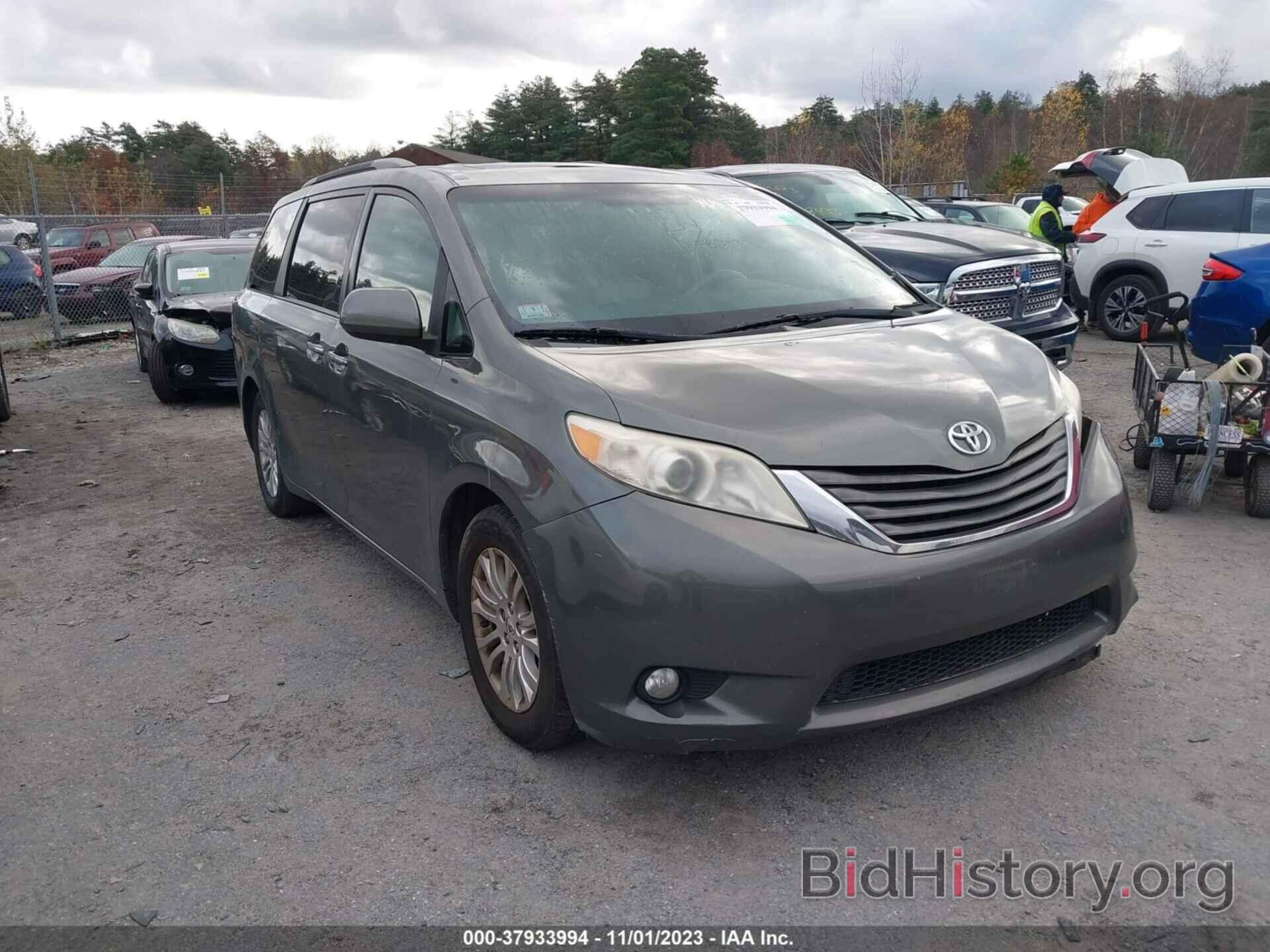 Фотография 5TDYK3DC3BS074323 - TOYOTA SIENNA 2011