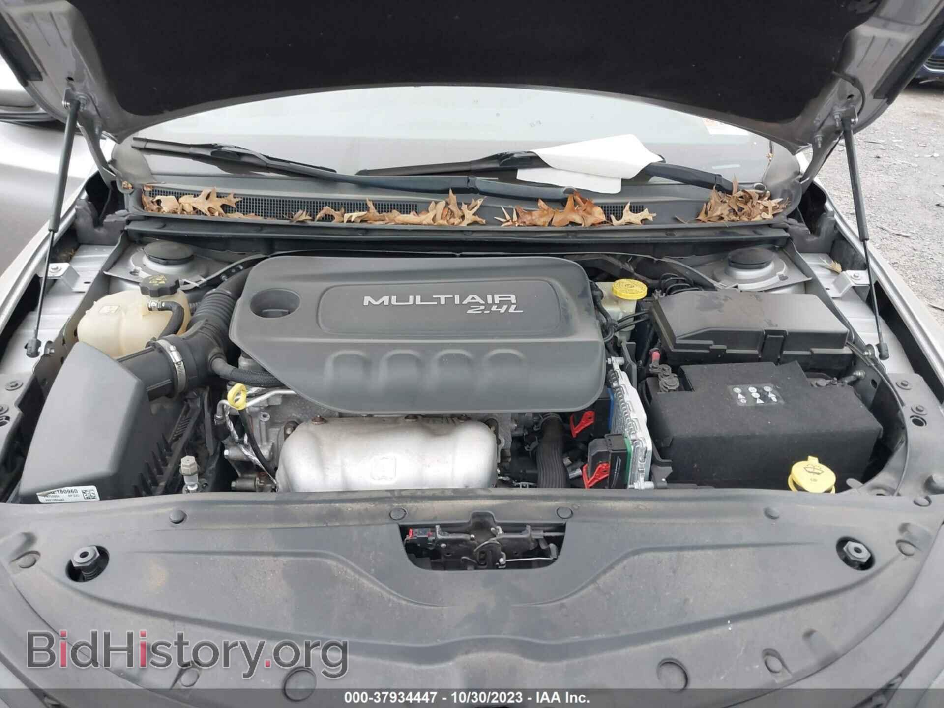 2015 CHRYSLER 200 - VIN: 1C3CCCBBXFN753054 - Photo 10