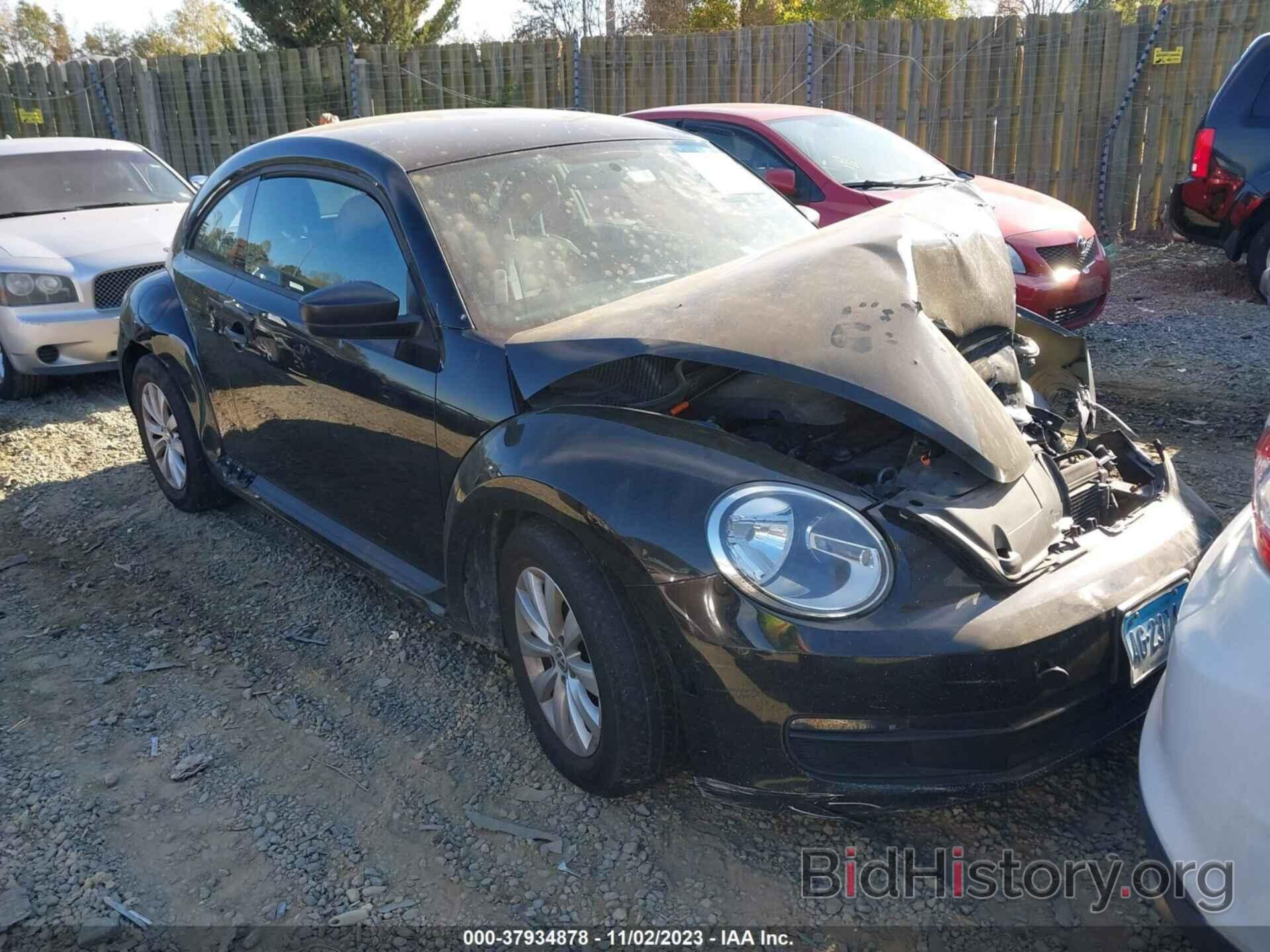 Photo 3VWFP7AT5DM688892 - VOLKSWAGEN BEETLE COUPE 2013