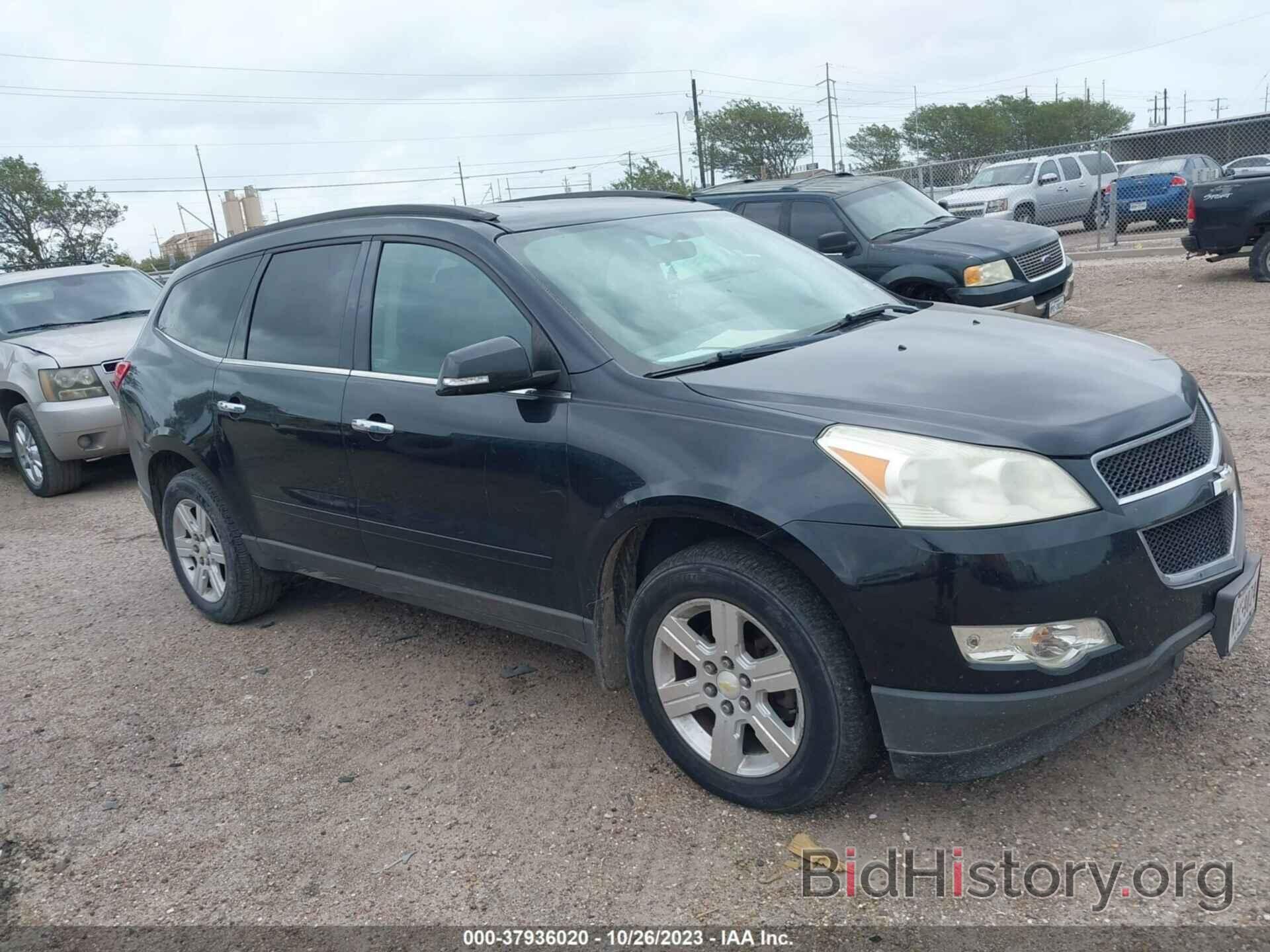 Photo 1GNKVGED0BJ303802 - CHEVROLET TRAVERSE 2011