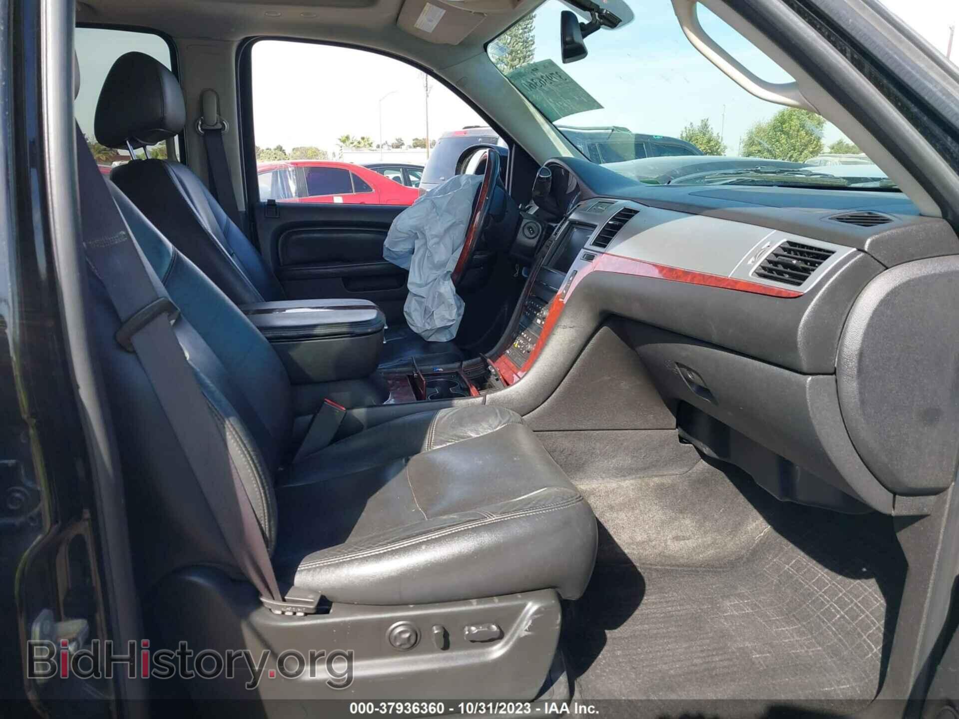 2011 CADILLAC ESCALADE - VIN: 1GYS3AEF3BR271582 - Фото 5