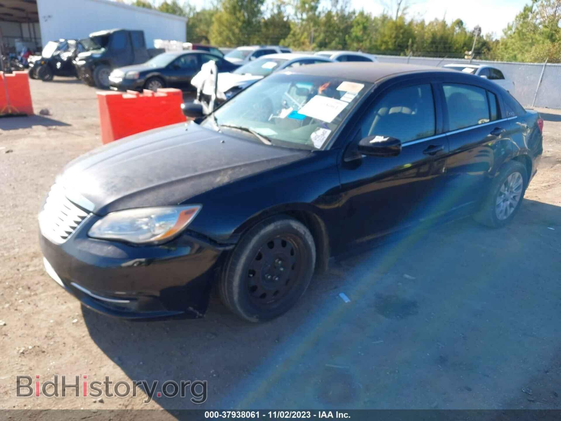 2012 CHRYSLER 200 - VIN: 1C3CCBAB2CN172378 - Фото 2