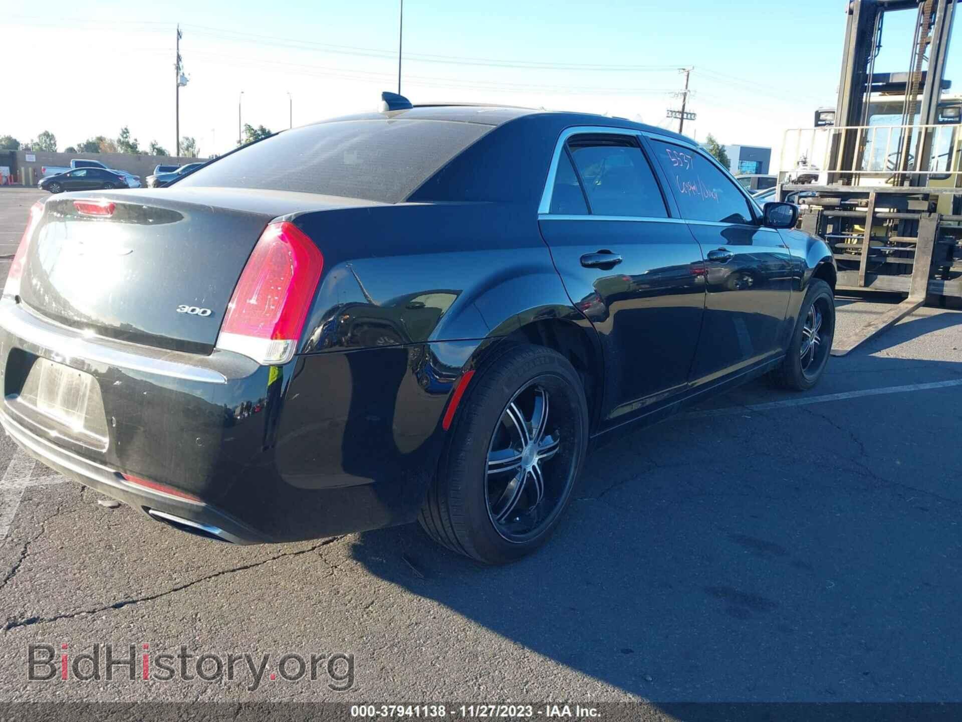 2016 CHRYSLER 300 - VIN: 2C3CCAAG0GH142073 - Фото 4