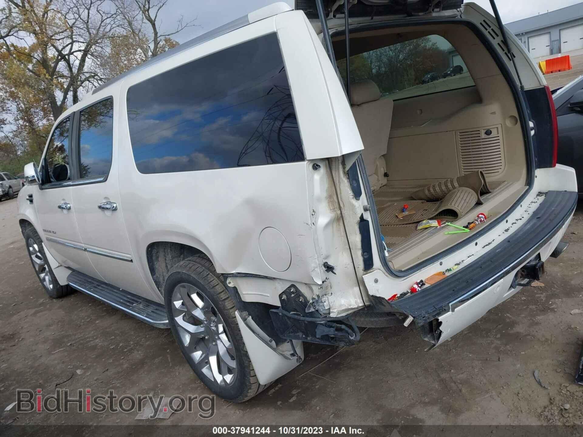 2011 CADILLAC ESCALADE ESV - VIN: 1GYS4HEF2BR162147 - Фото 3