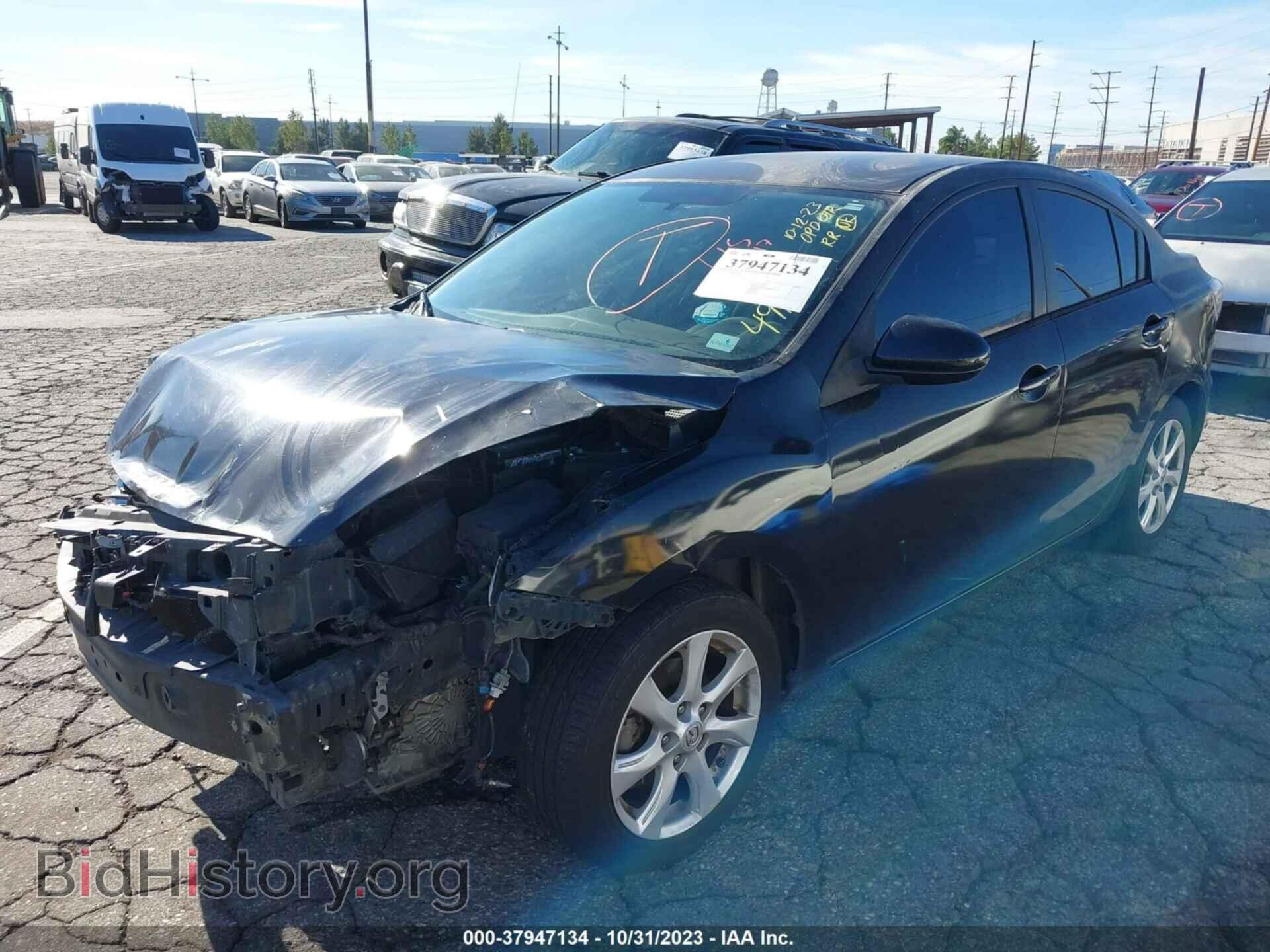 2011 MAZDA MAZDA3 - VIN: JM1BL1VG4B1491875 - Фото 2
