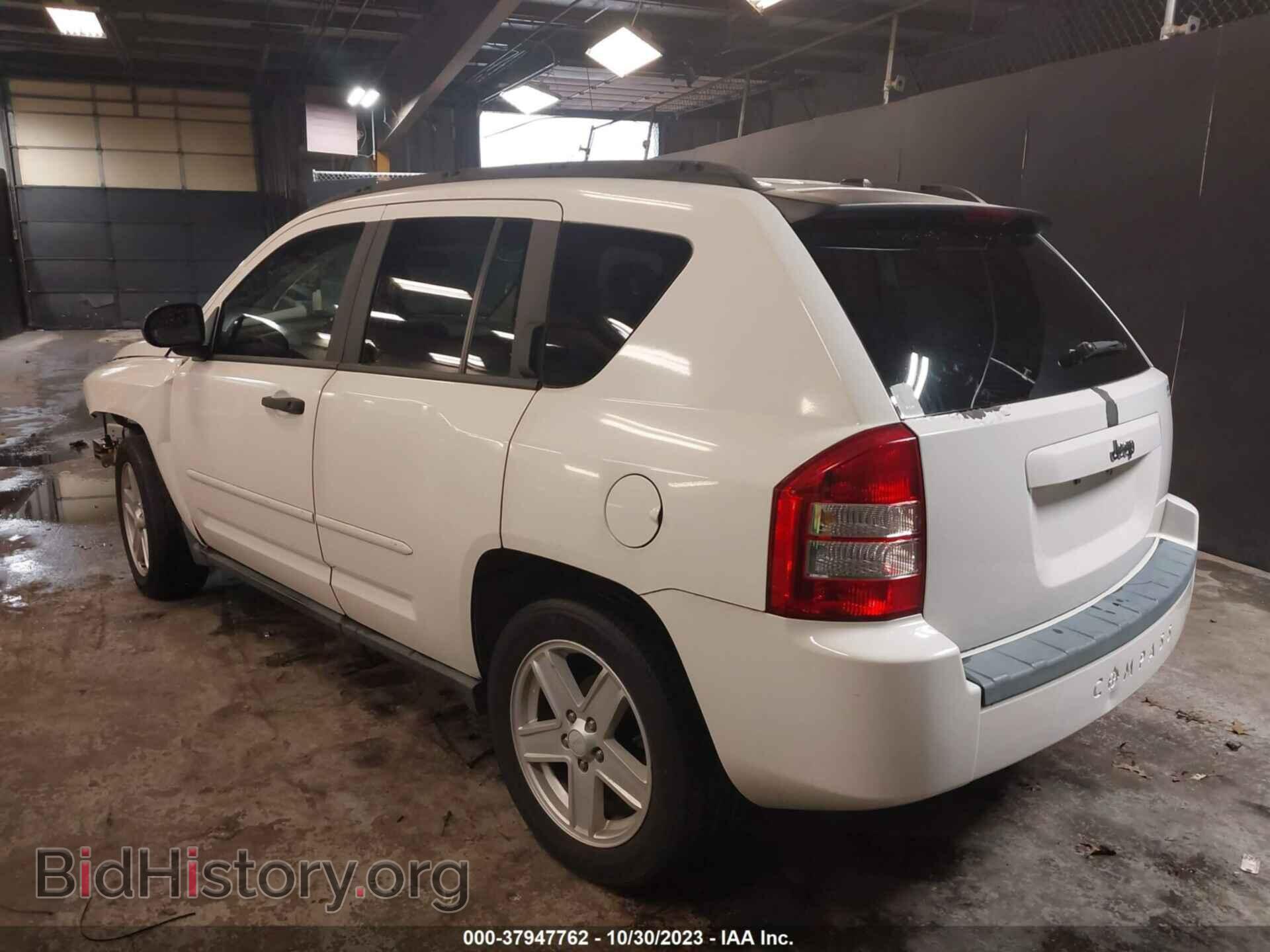 2007 JEEP COMPASS - VIN: 1J8FT47097D261301 - Фото 3