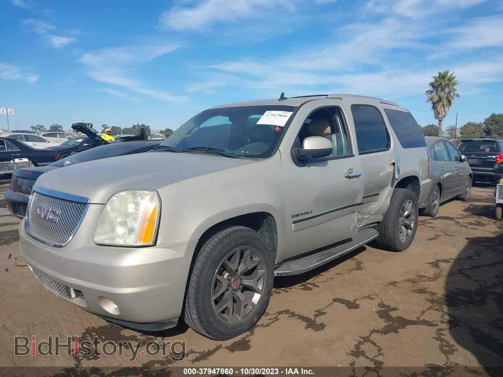 2011 GMC YUKON - VIN: 1GKS2EEF9BR139544 - Фото 2