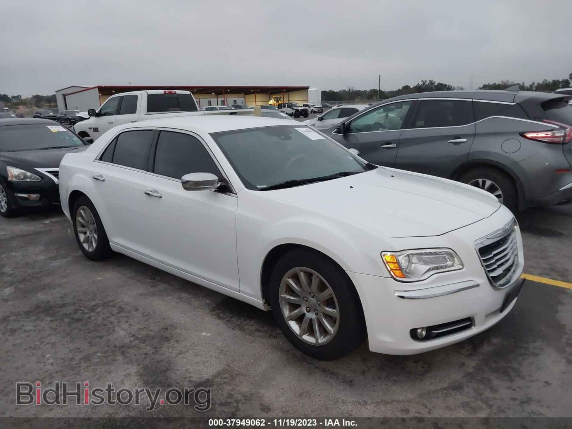 Фотография 2C3CCAEG8DH620908 - CHRYSLER 300C 2013
