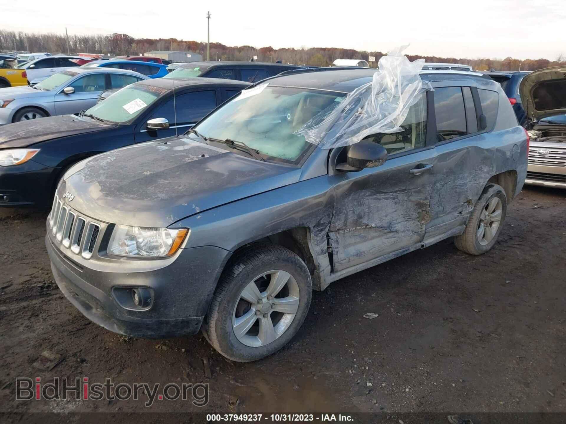 2012 JEEP COMPASS - VIN: 1C4NJDEB8CD591552 - Photo 2
