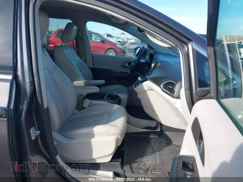 2018 Chrysler PACIFICA (VIN 2C4RC1BG8JR126564) — photo 5 of 16