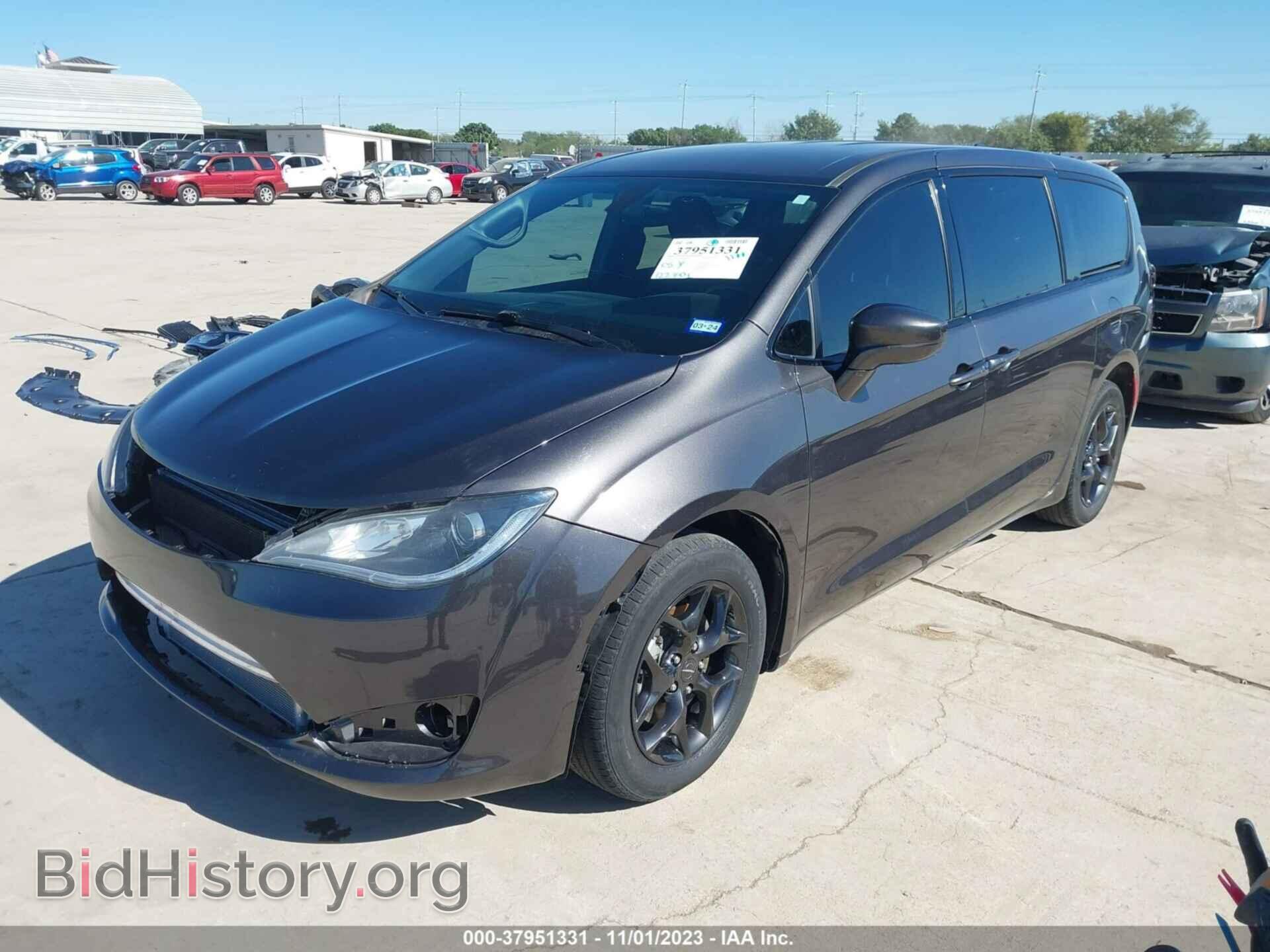 2019 CHRYSLER PACIFICA - VIN: 2C4RC1FG0KR581615 - Фото 2