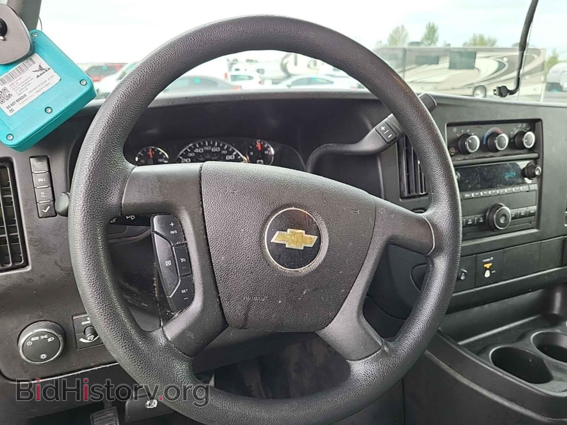2017 CHEVROLET EXPRESS CARGO VAN - VIN: 1GCWGAFF9H1301265 - Фото 2