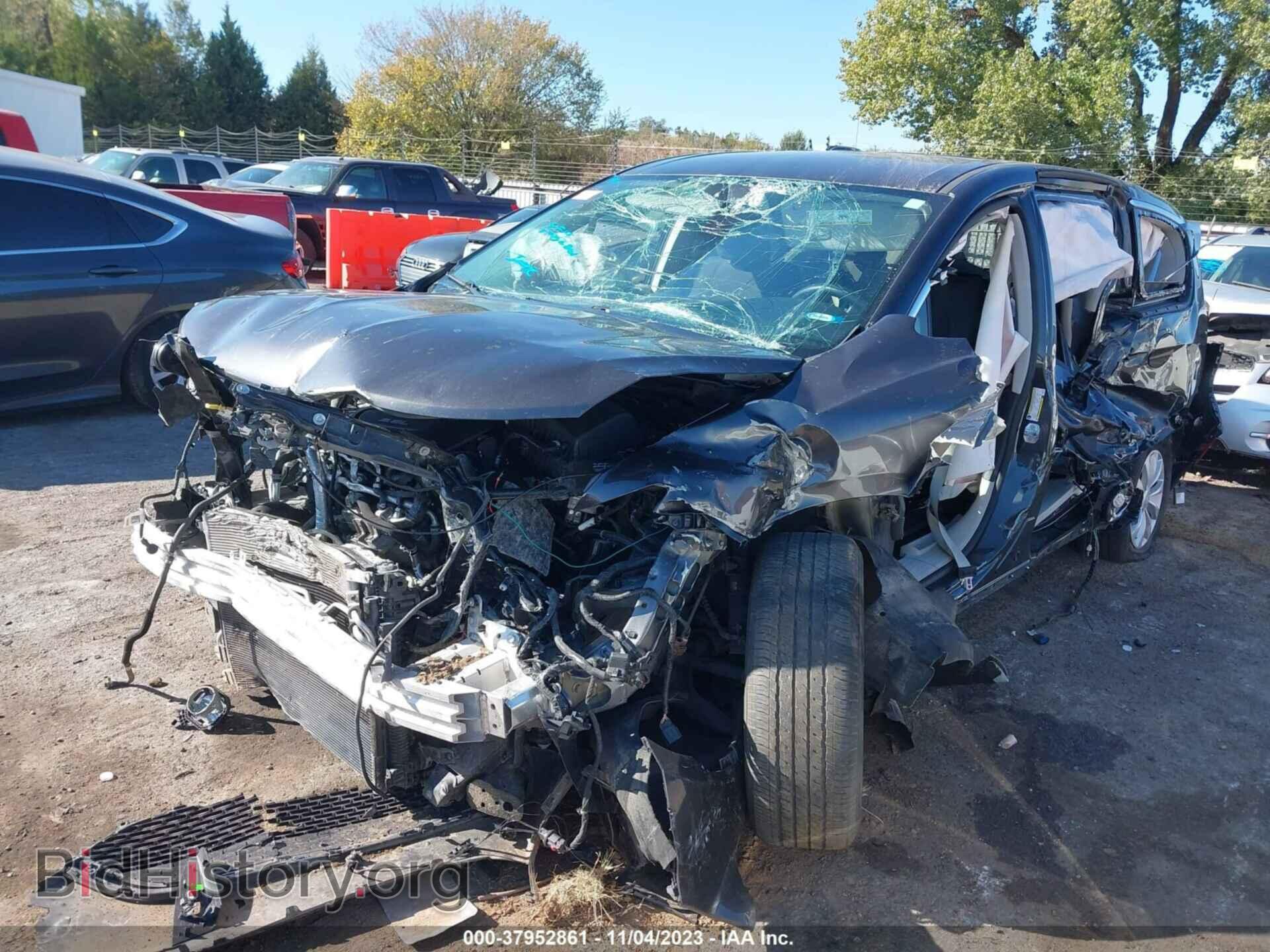 2019 CHRYSLER PACIFICA - VIN: 2C4RC1FG2KR522579 - Фото 2