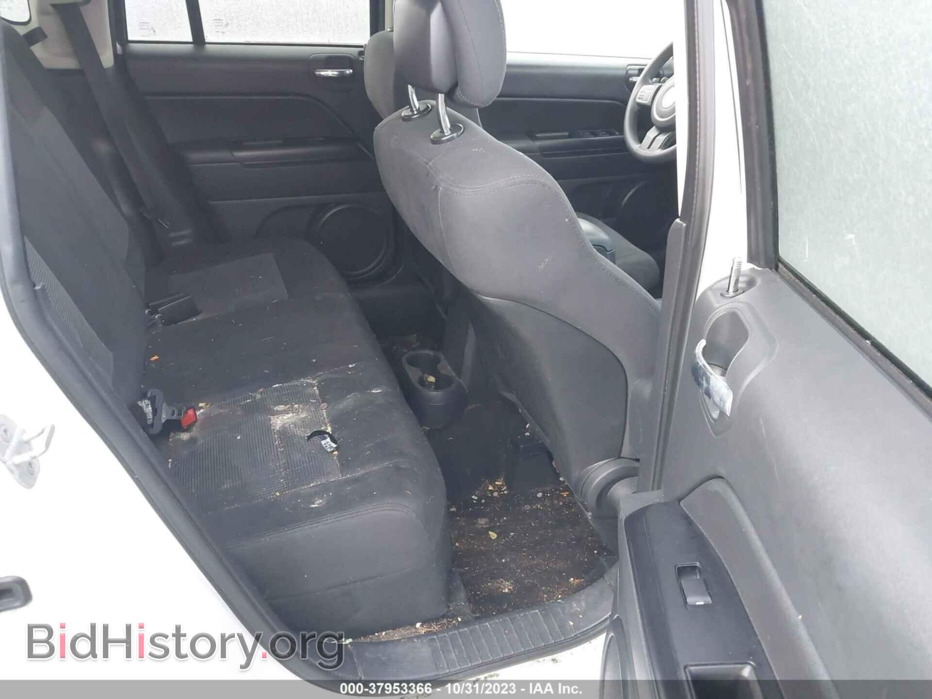 2012 JEEP COMPASS - VIN: 1C4NJCBBXCD687018 - Photo 8