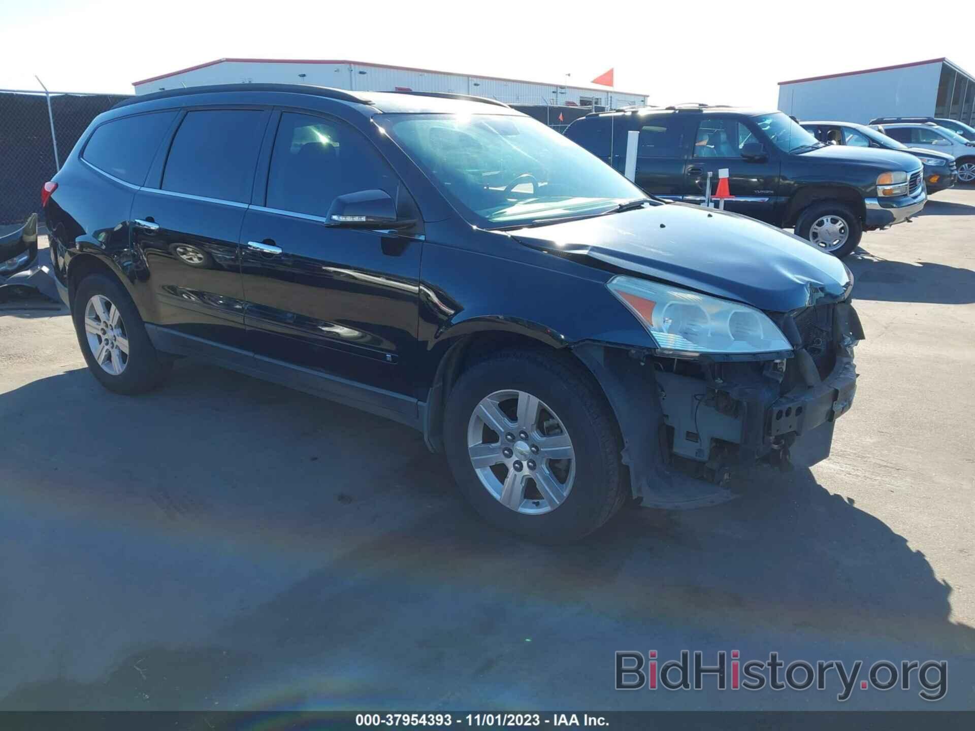 Photo 1GNLVFED8AS141845 - CHEVROLET TRAVERSE 2010
