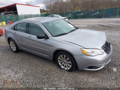 2013 Chrysler 200 Touring, серебристый — VIN 1C3CCBBG0DN636022, IAAI