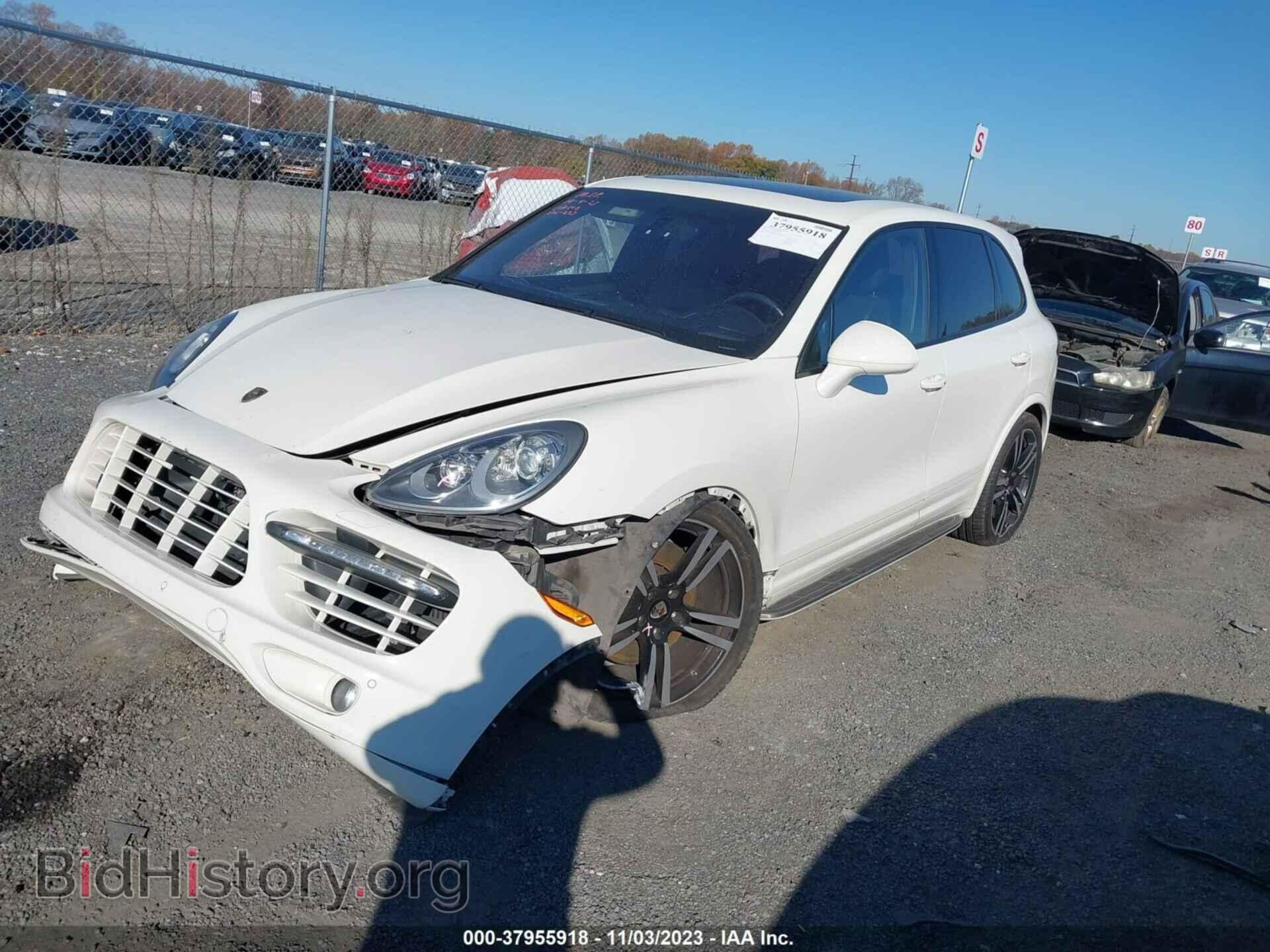 2011 PORSCHE CAYENNE - VIN: WP1AC2A28BLA84706 - Фото 2