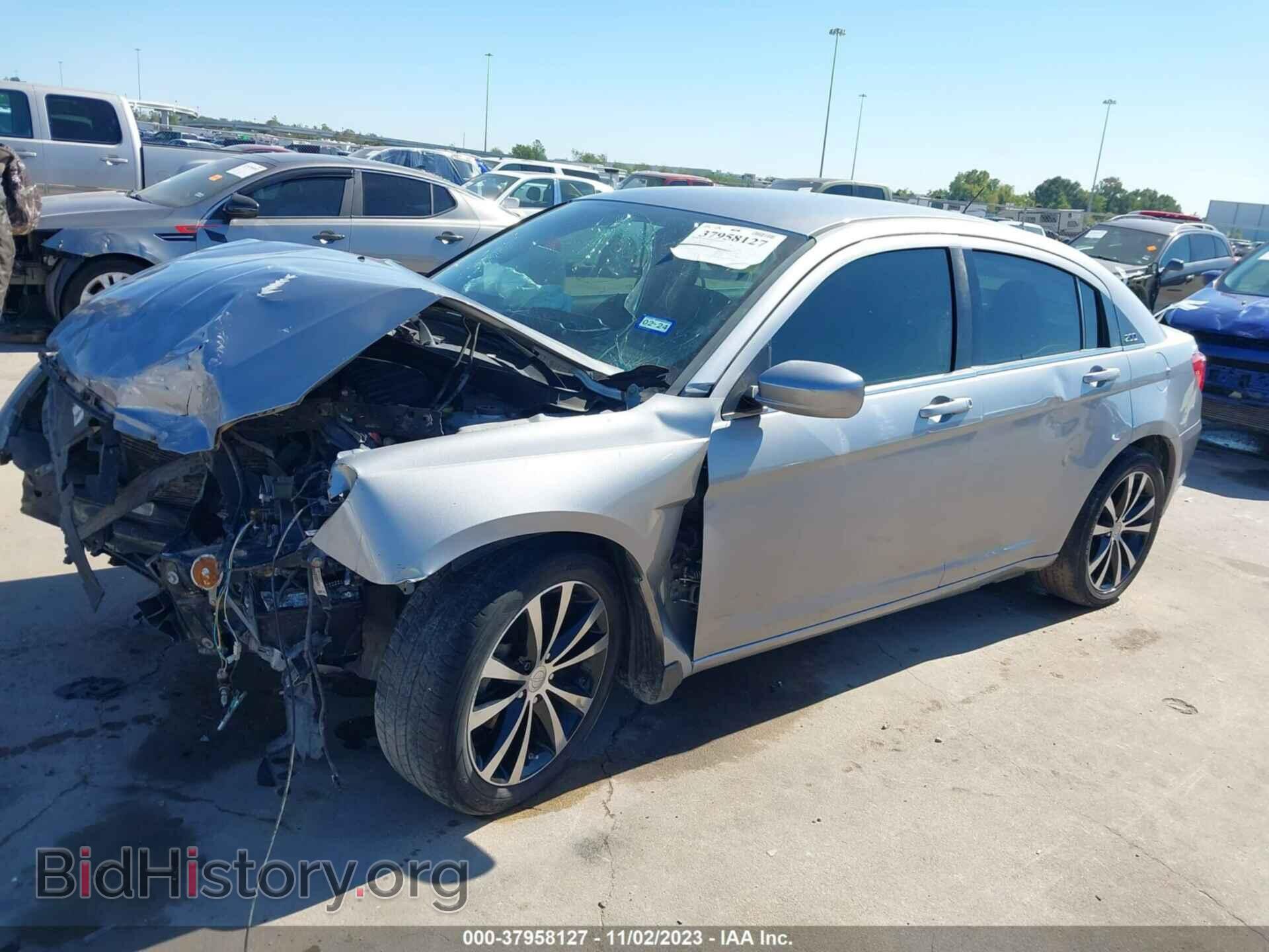 2014 CHRYSLER 200 - VIN: 1C3CCBBB0EN137579 - Фото 2