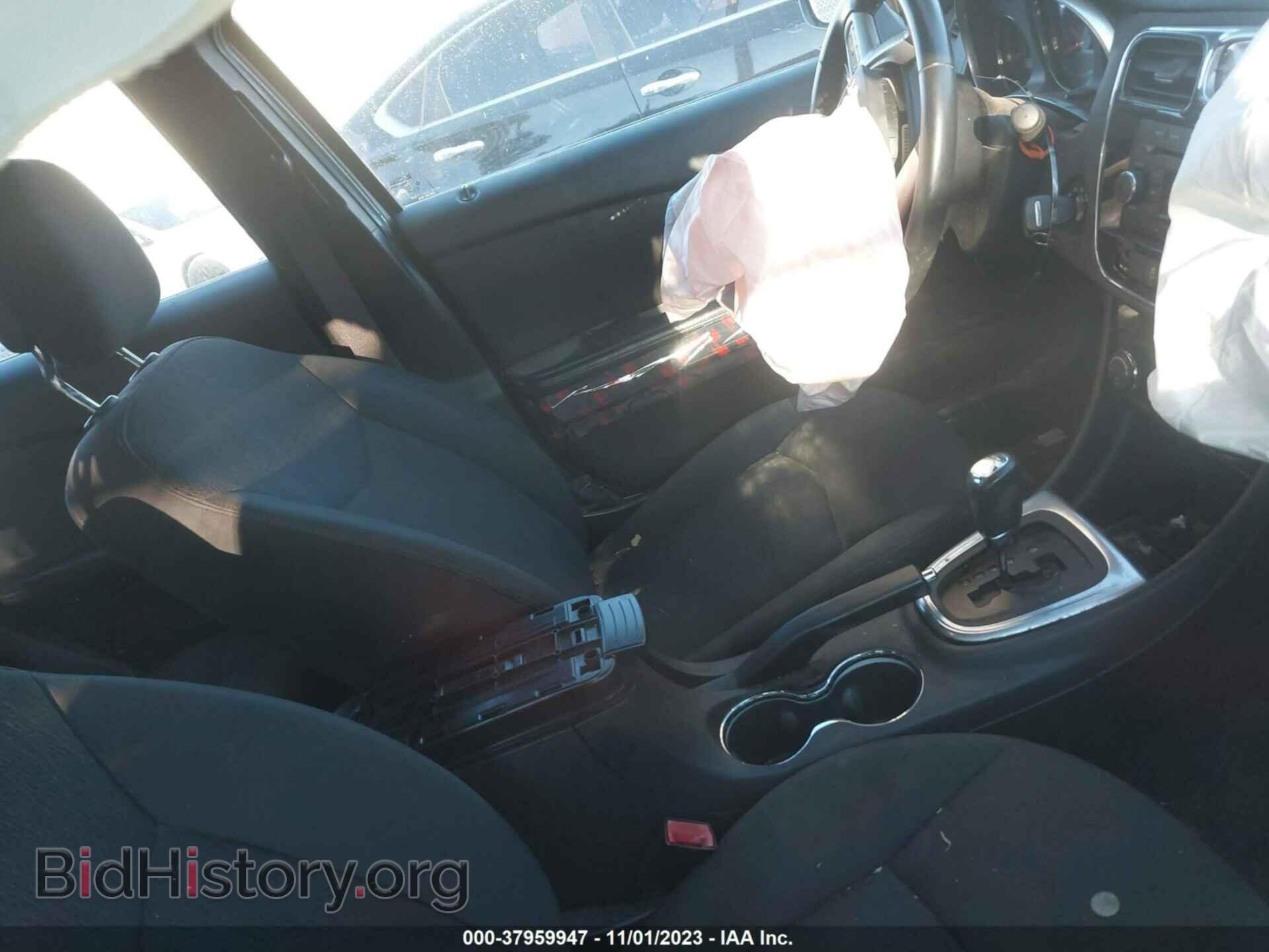 2011 CHRYSLER 200 - VIN: 1C3BC1FB2BN579632 - Фото 5
