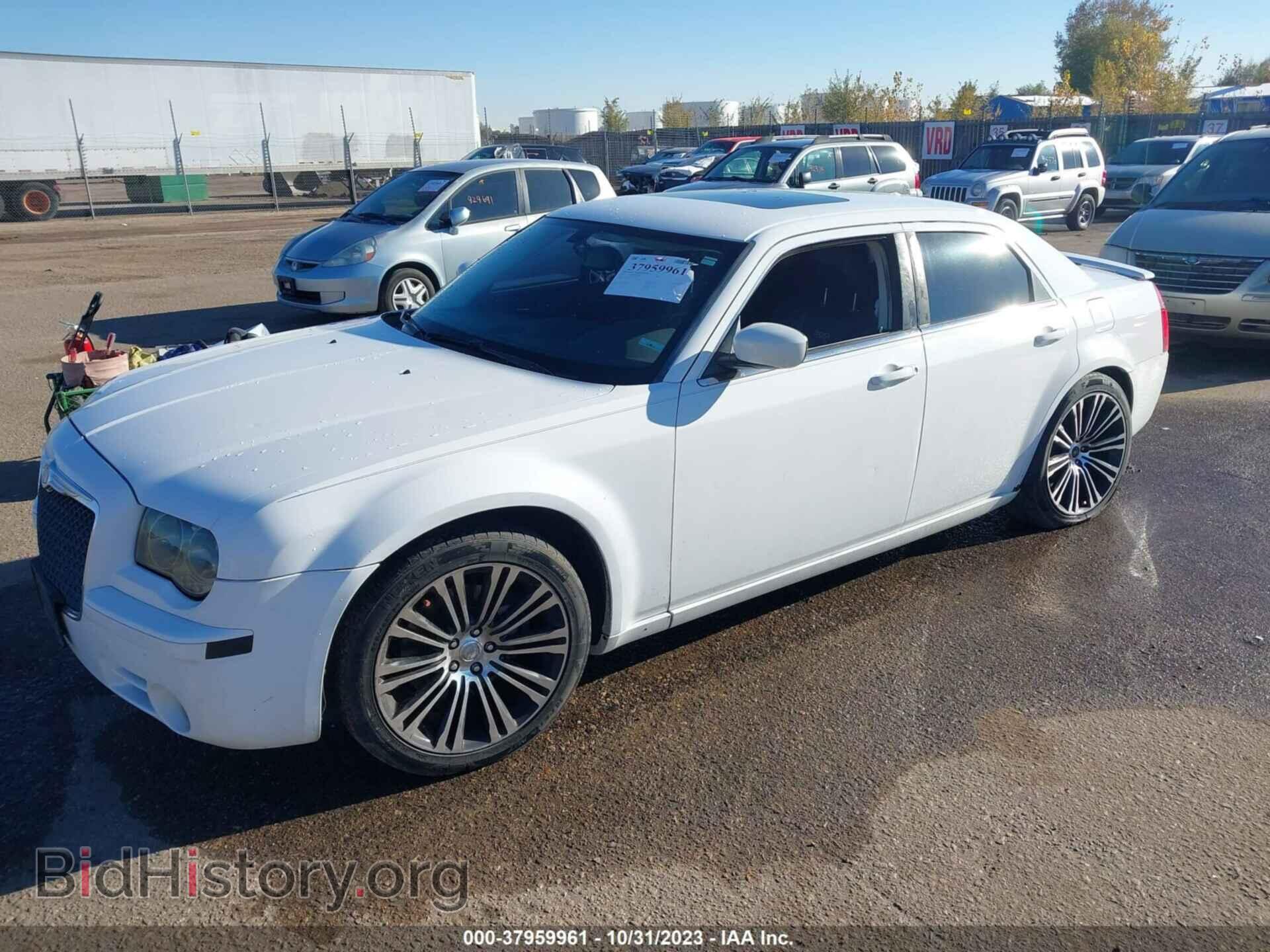2010 CHRYSLER 300 - VIN: 2C3CA2CV2AH262407 - Фото 2