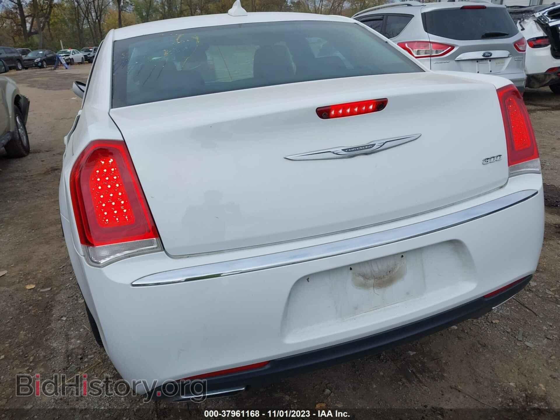 2017 CHRYSLER 300 - VIN: 2C3CCAAG5HH508191 - Фото 17